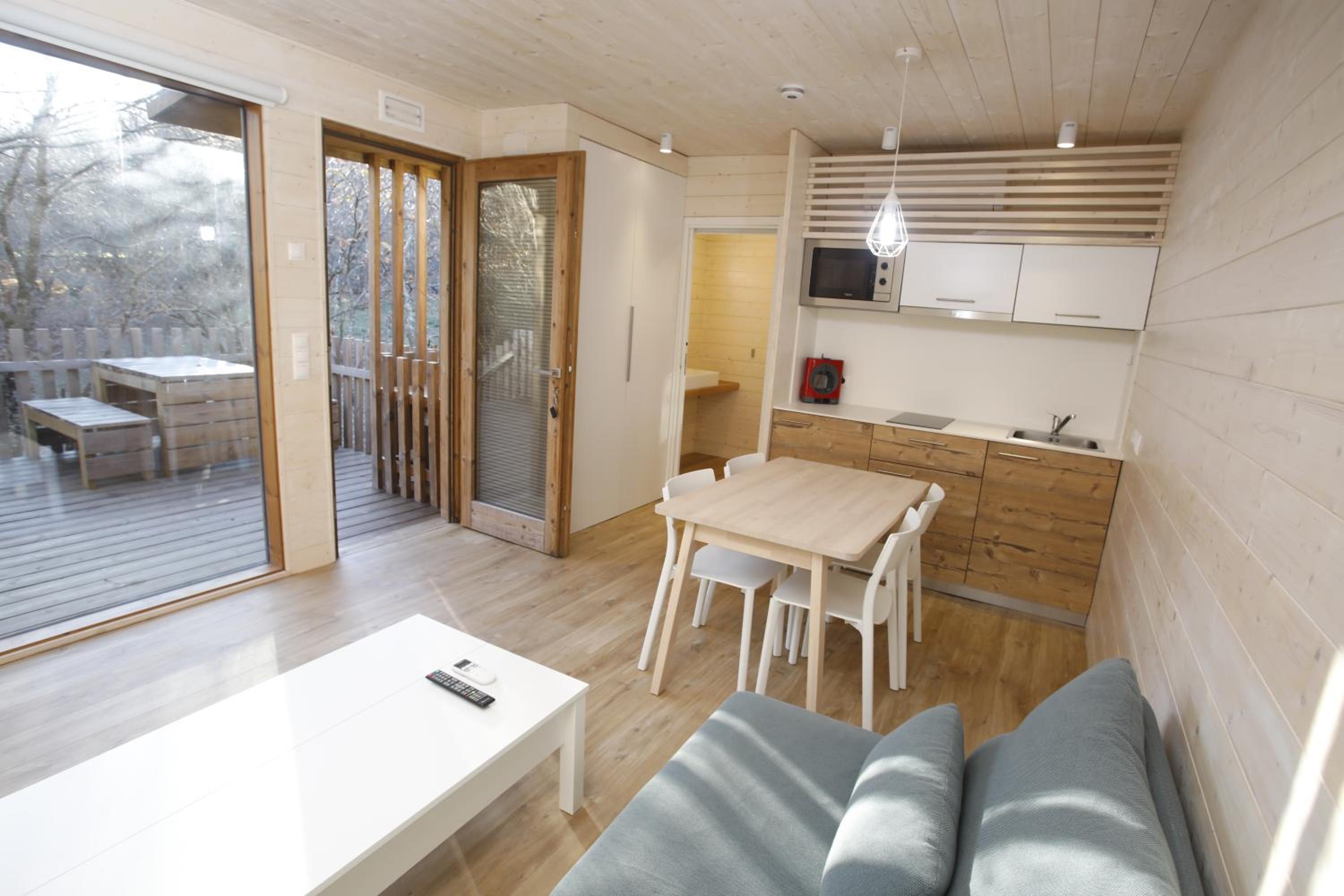 Studio Apartment - Photo 8