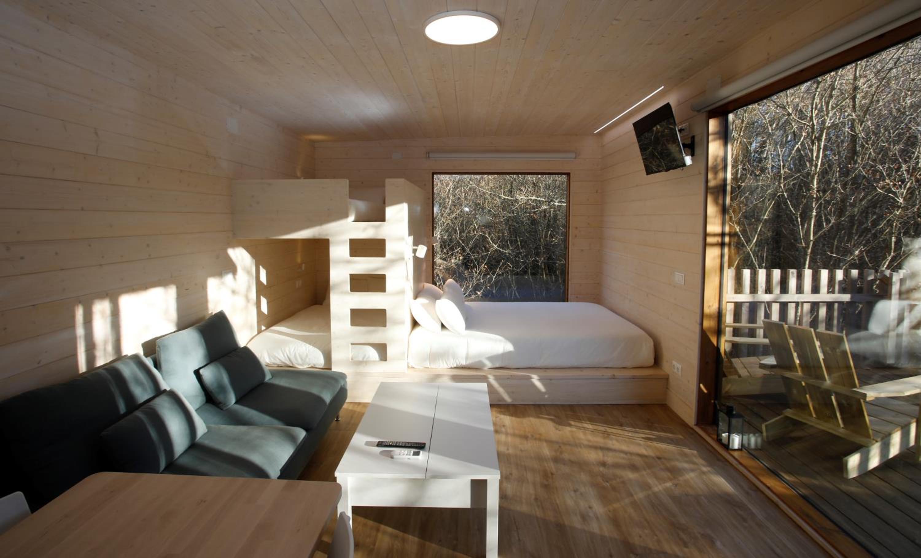 Studio Apartment - Photo 1