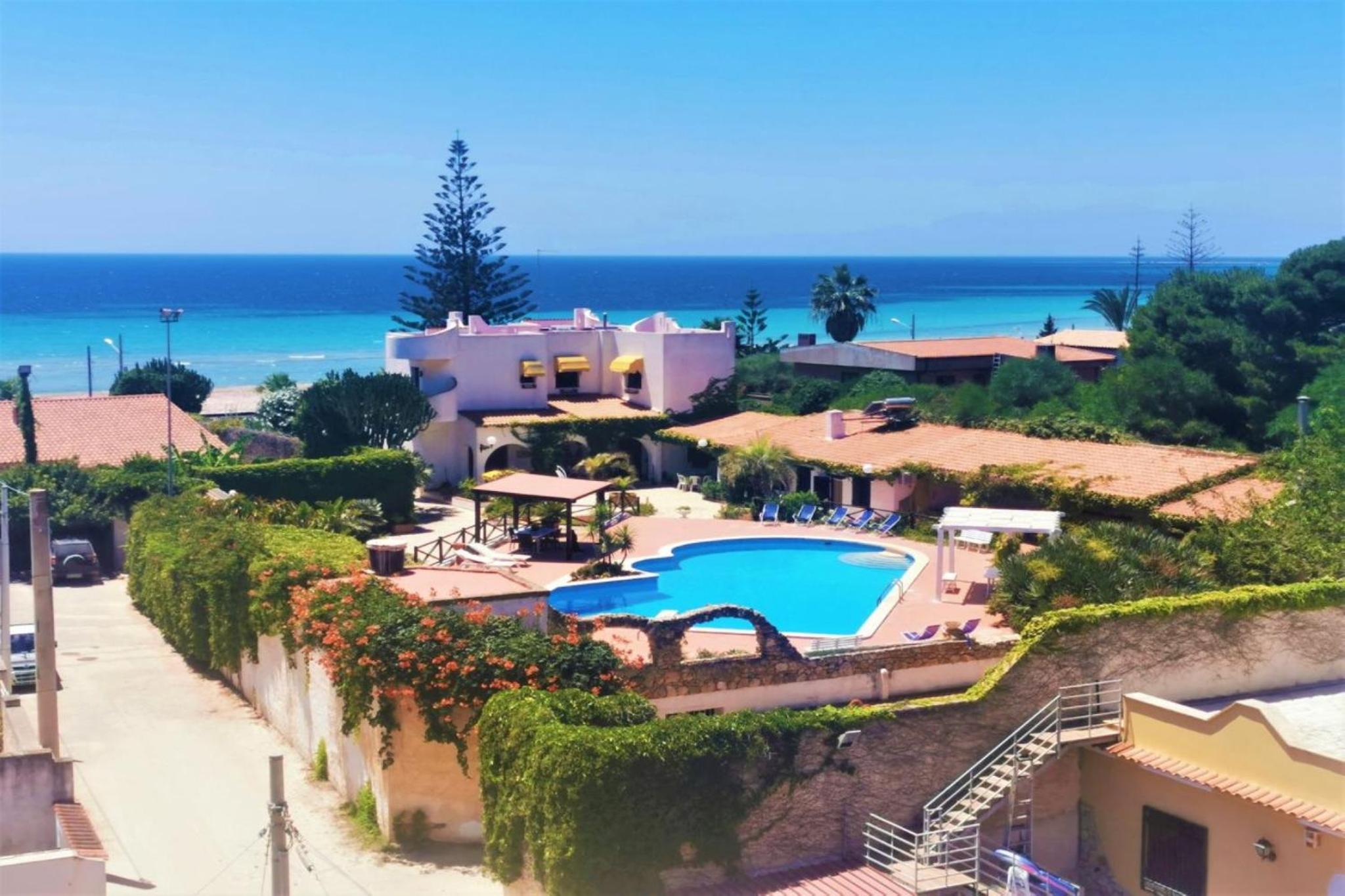 Villa - Beach Front photo 1