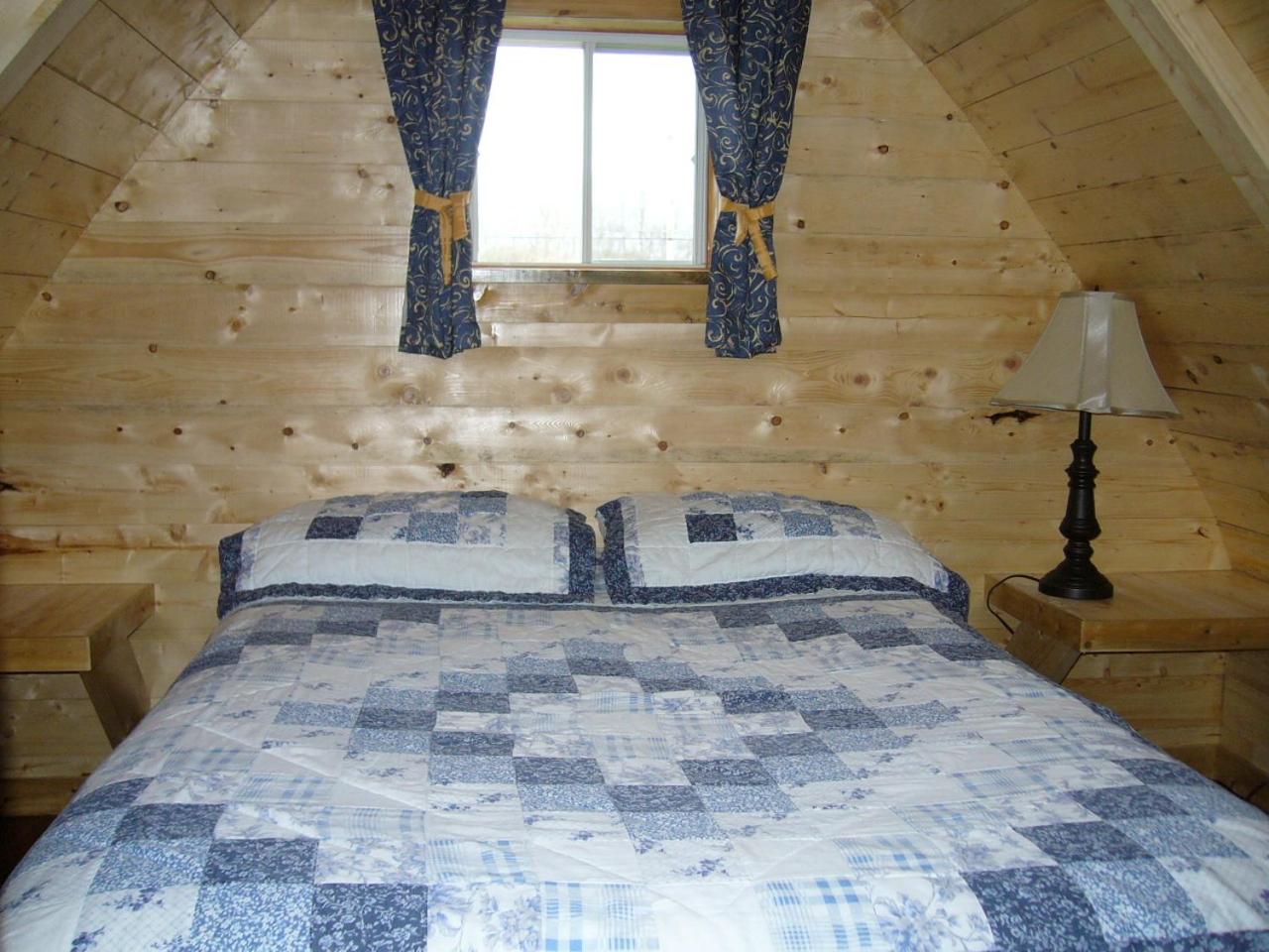 Superior Beachfront Chalet - Cap d'Espoir