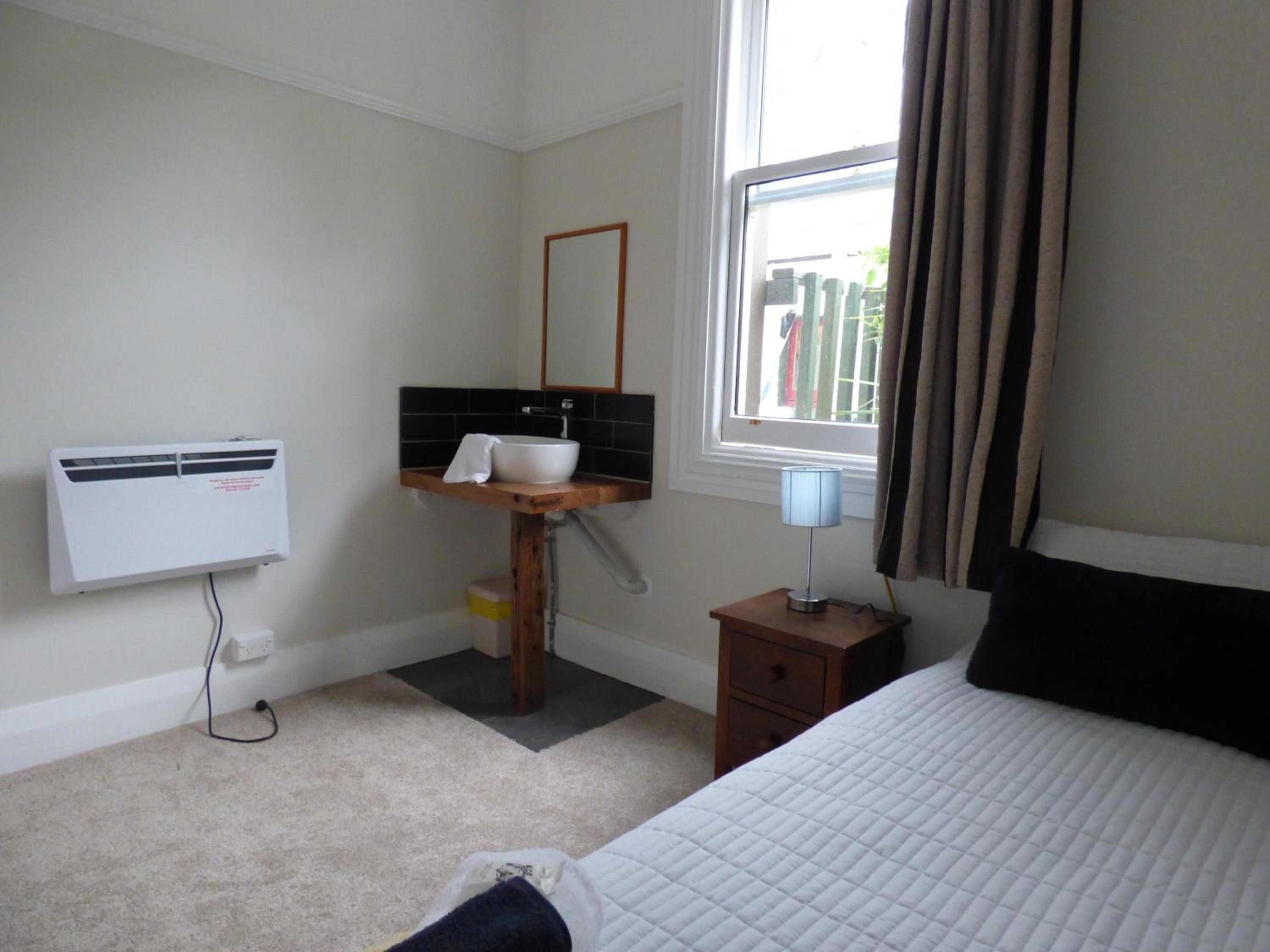 Single Room with Shared Bathroom photo 2