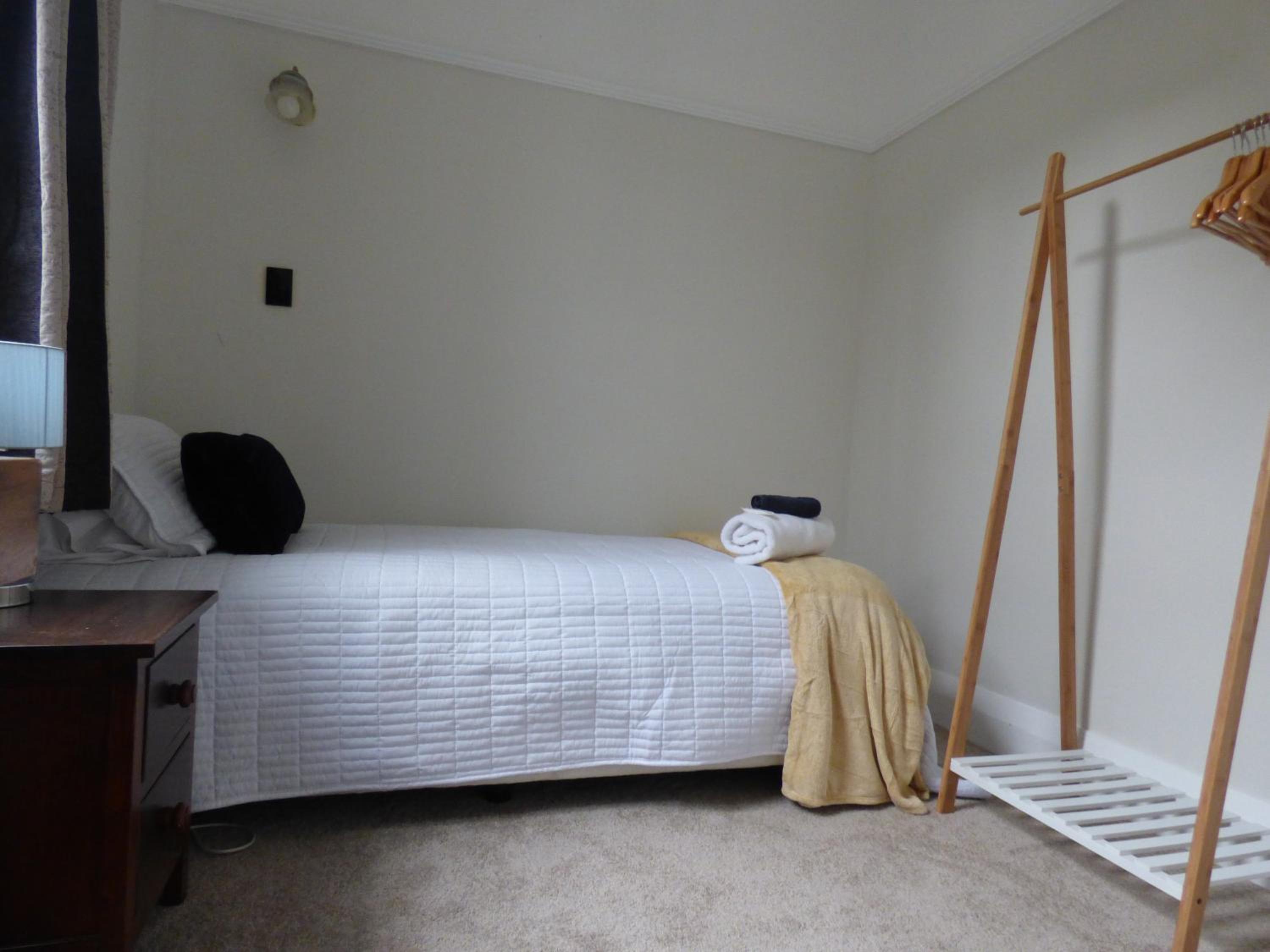 Single Room with Shared Bathroom photo 1