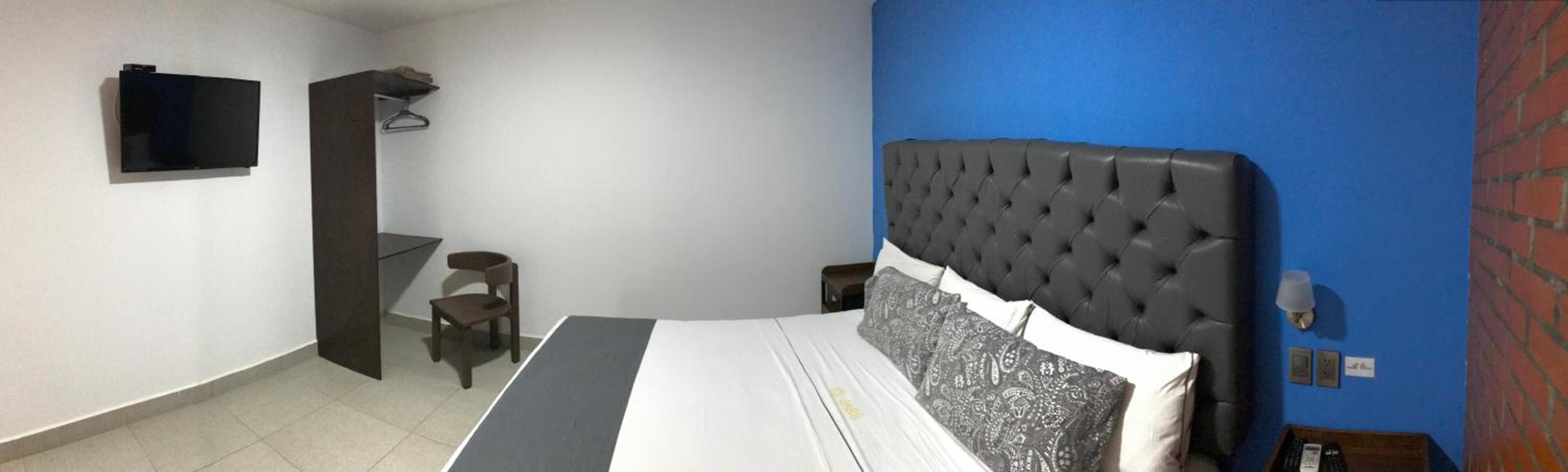 Deluxe King Room - Photo 24