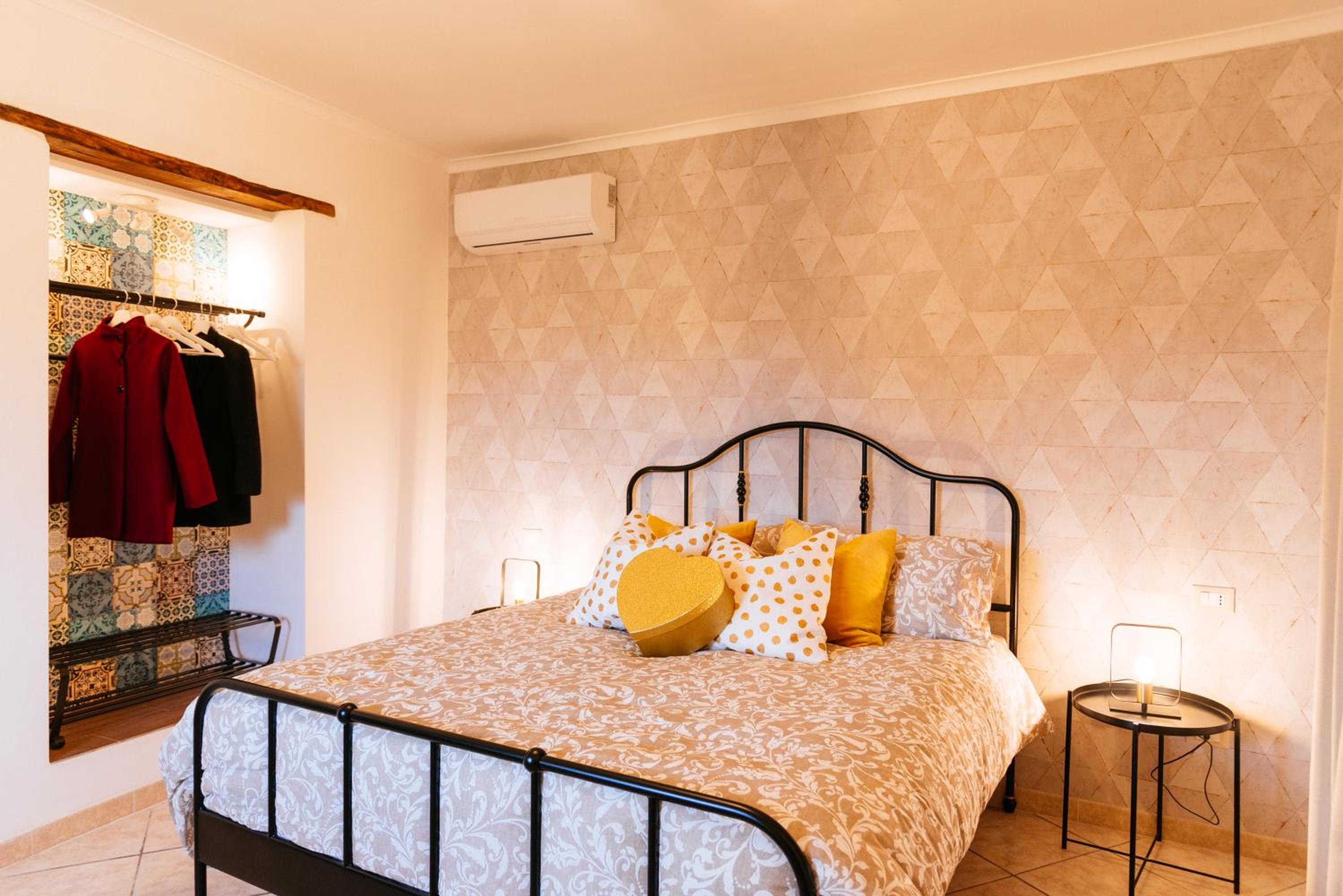 Deluxe Room (2 Adults + 1 Child) photo 2