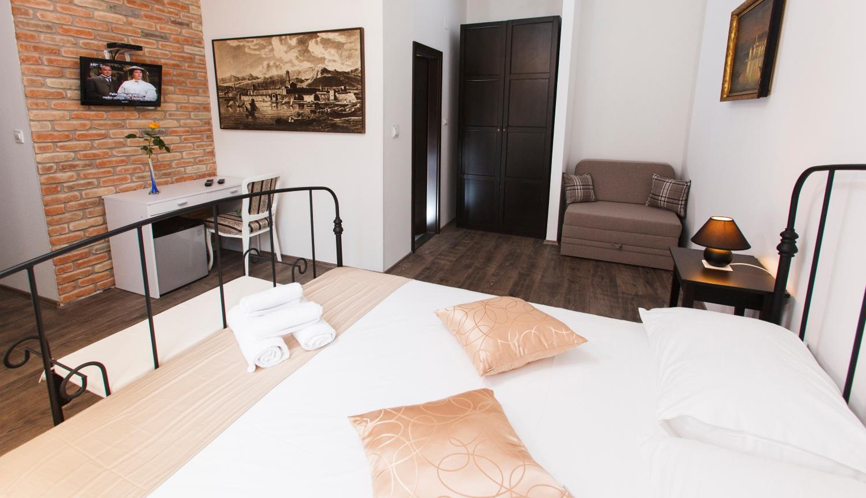 Deluxe Double Room with Balcony photo 1