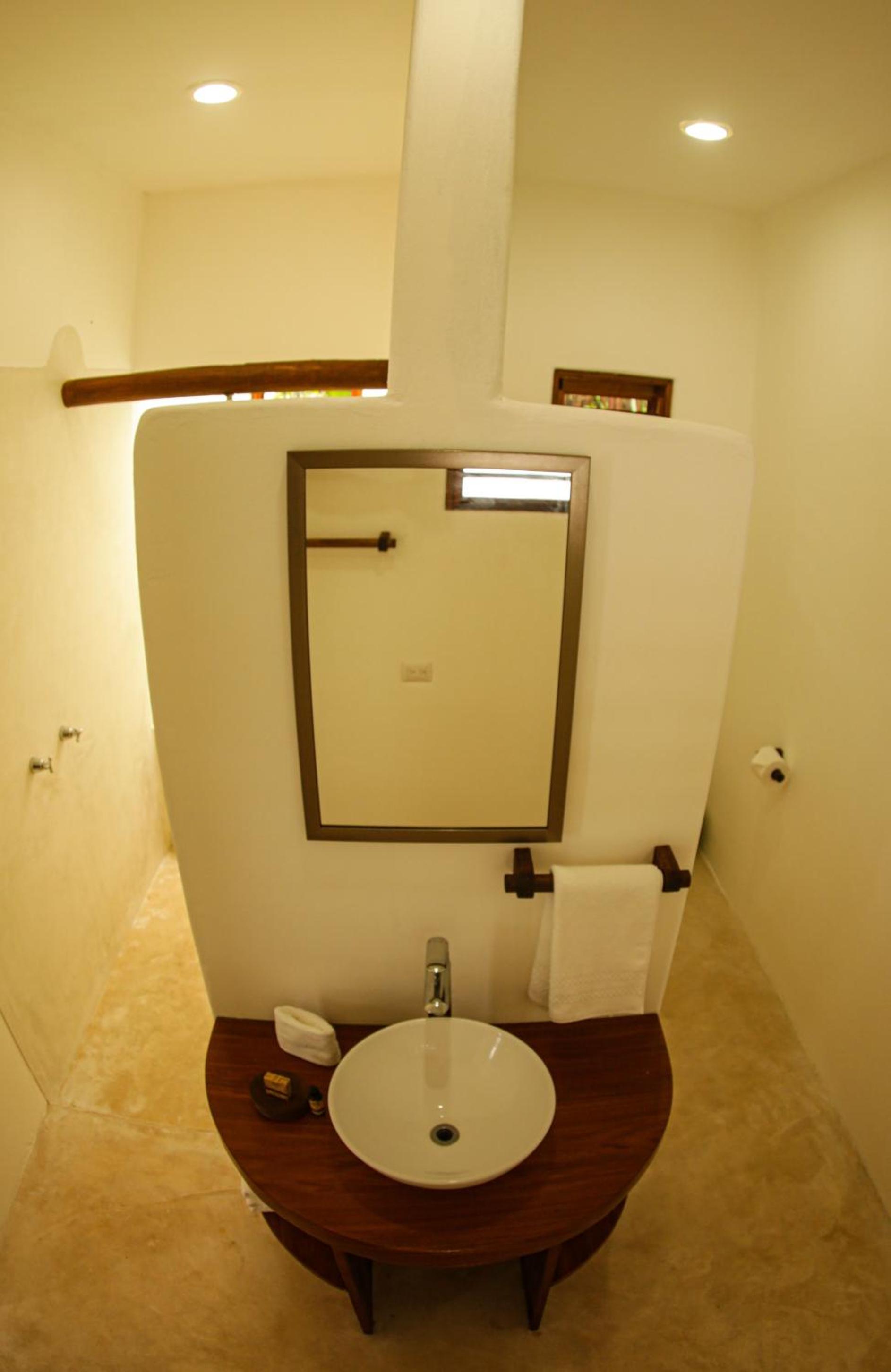 Deluxe Suite - Photo 14