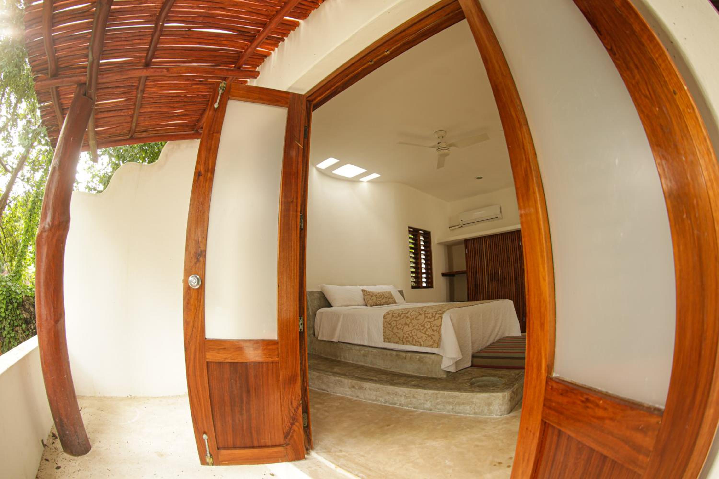 Deluxe Suite - Photo 34