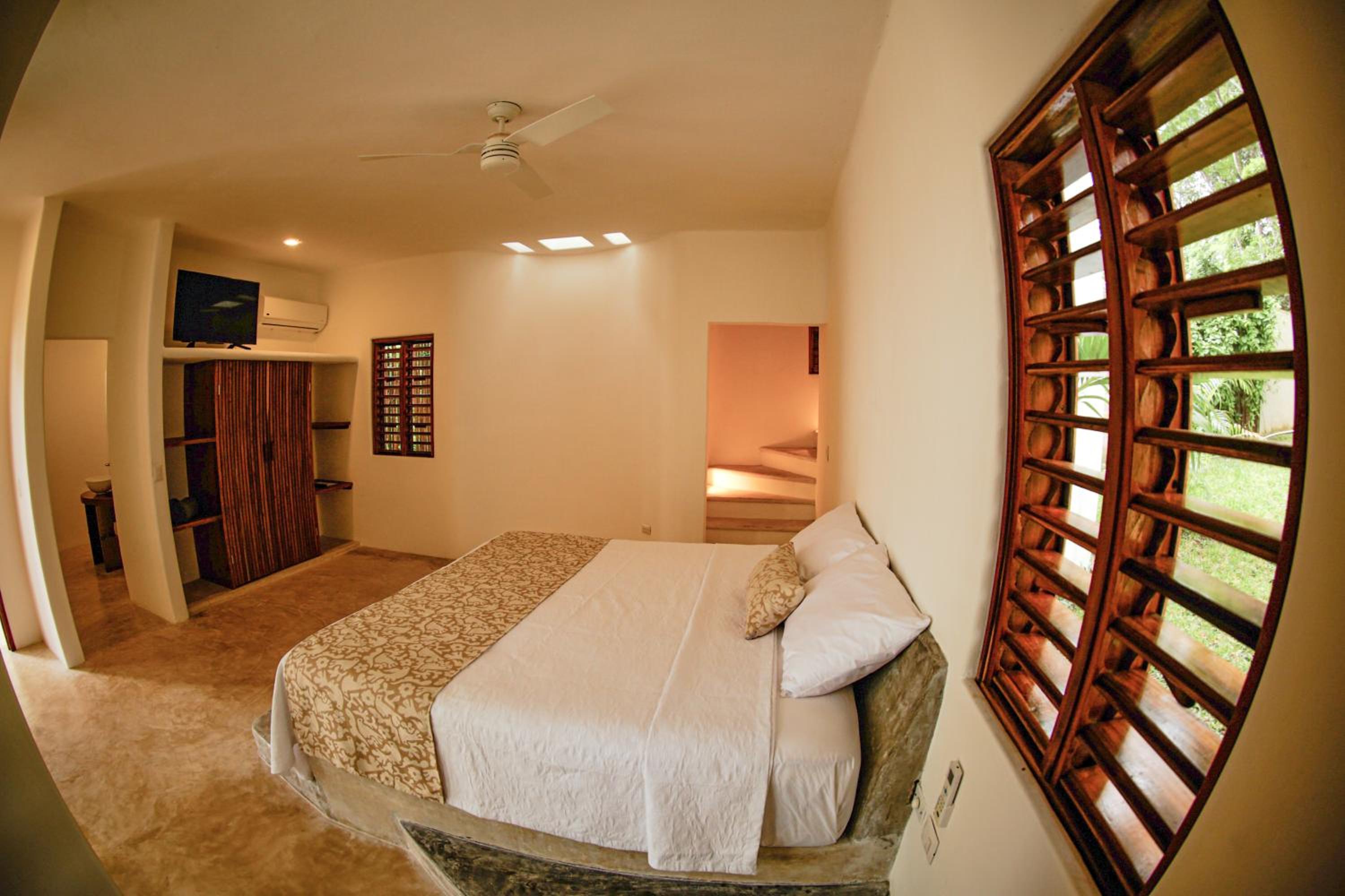 Deluxe Suite - Photo 22