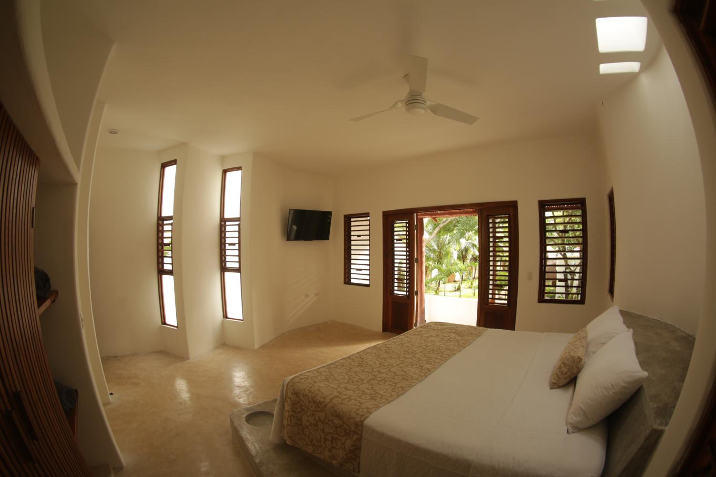 Deluxe Suite - Photo 21