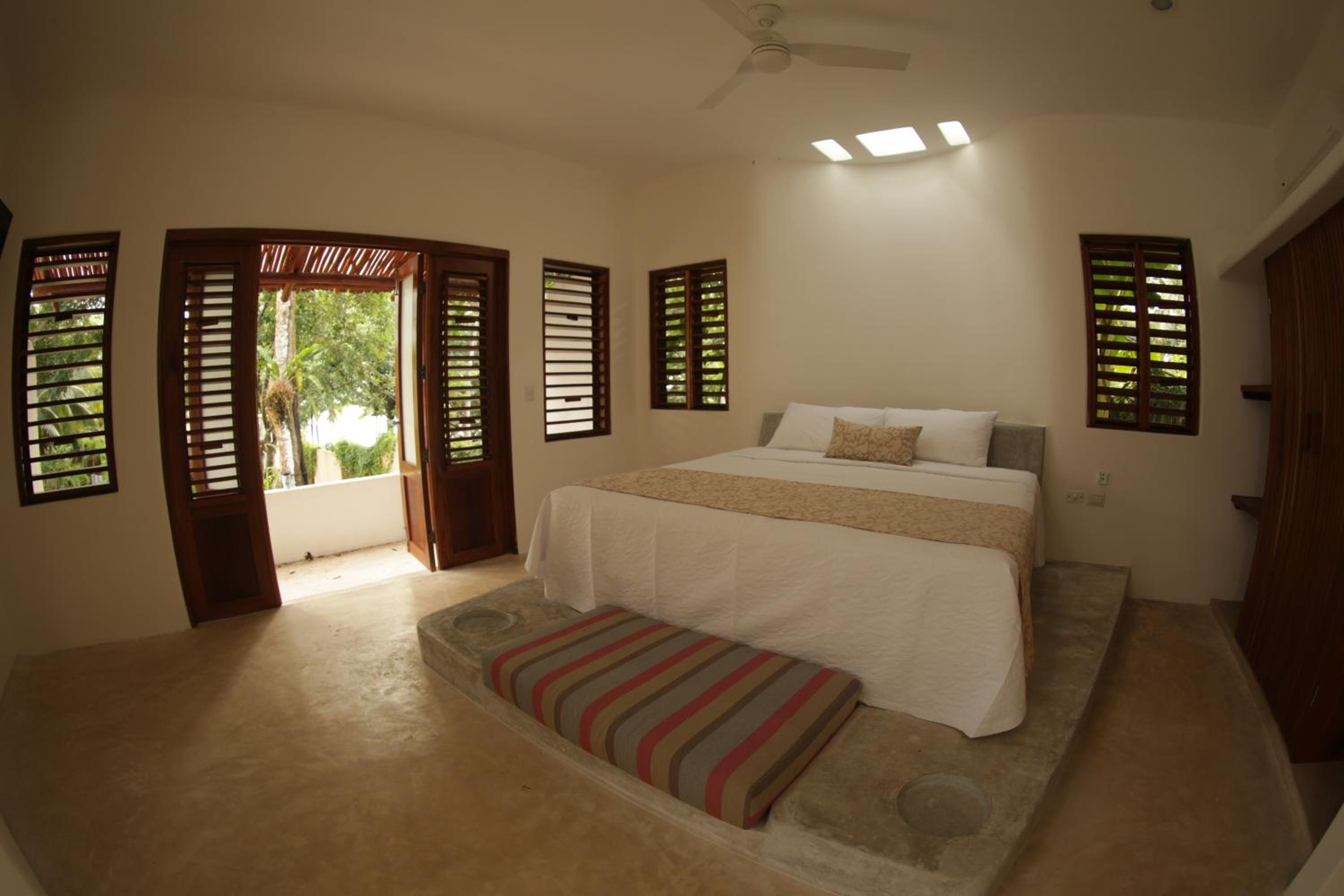 Deluxe Suite - Photo 26
