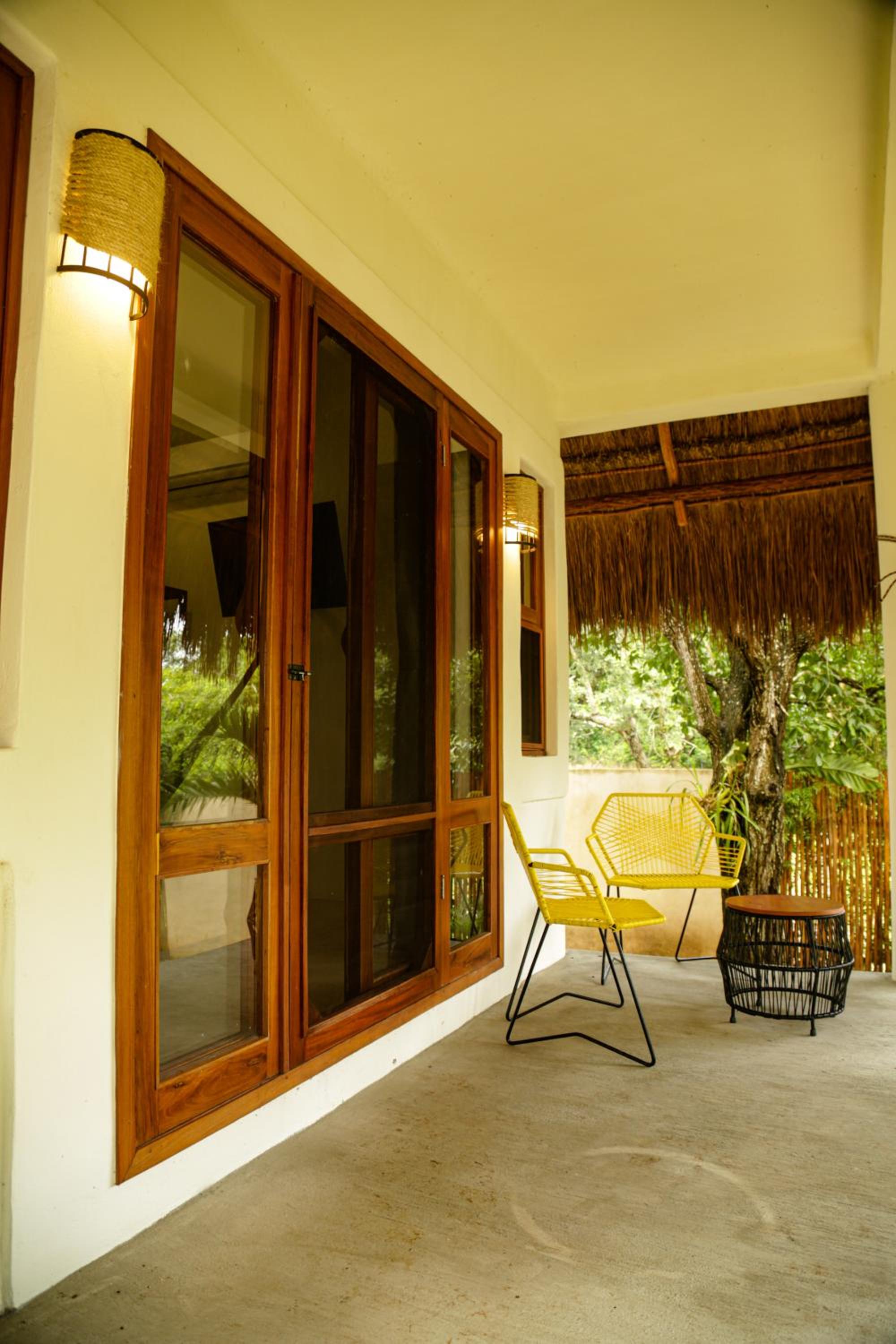 Queen Room with Garden View - Photo 29
