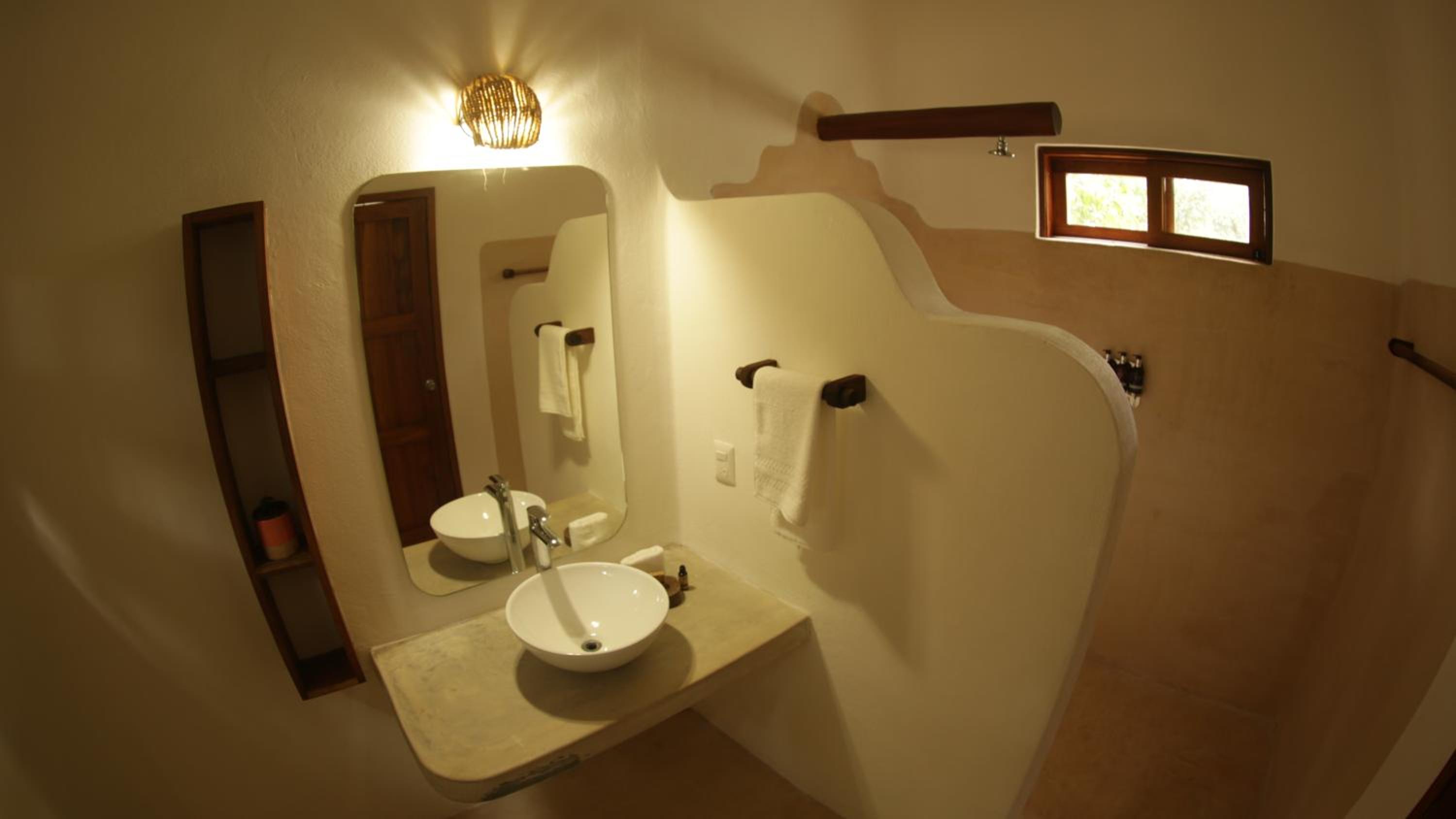 Queen Room with Garden View - Photo 4