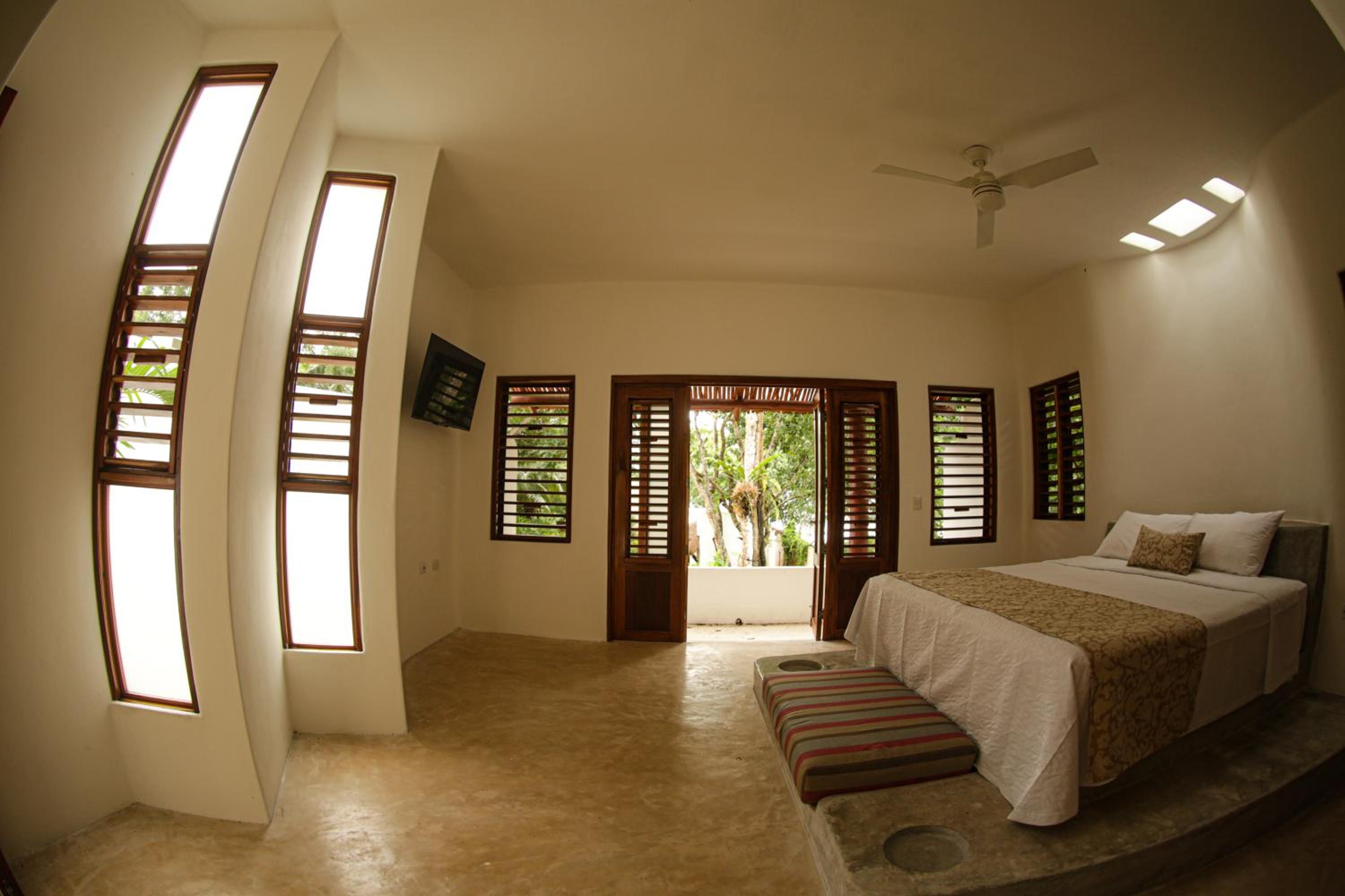 Deluxe Suite - Photo 10