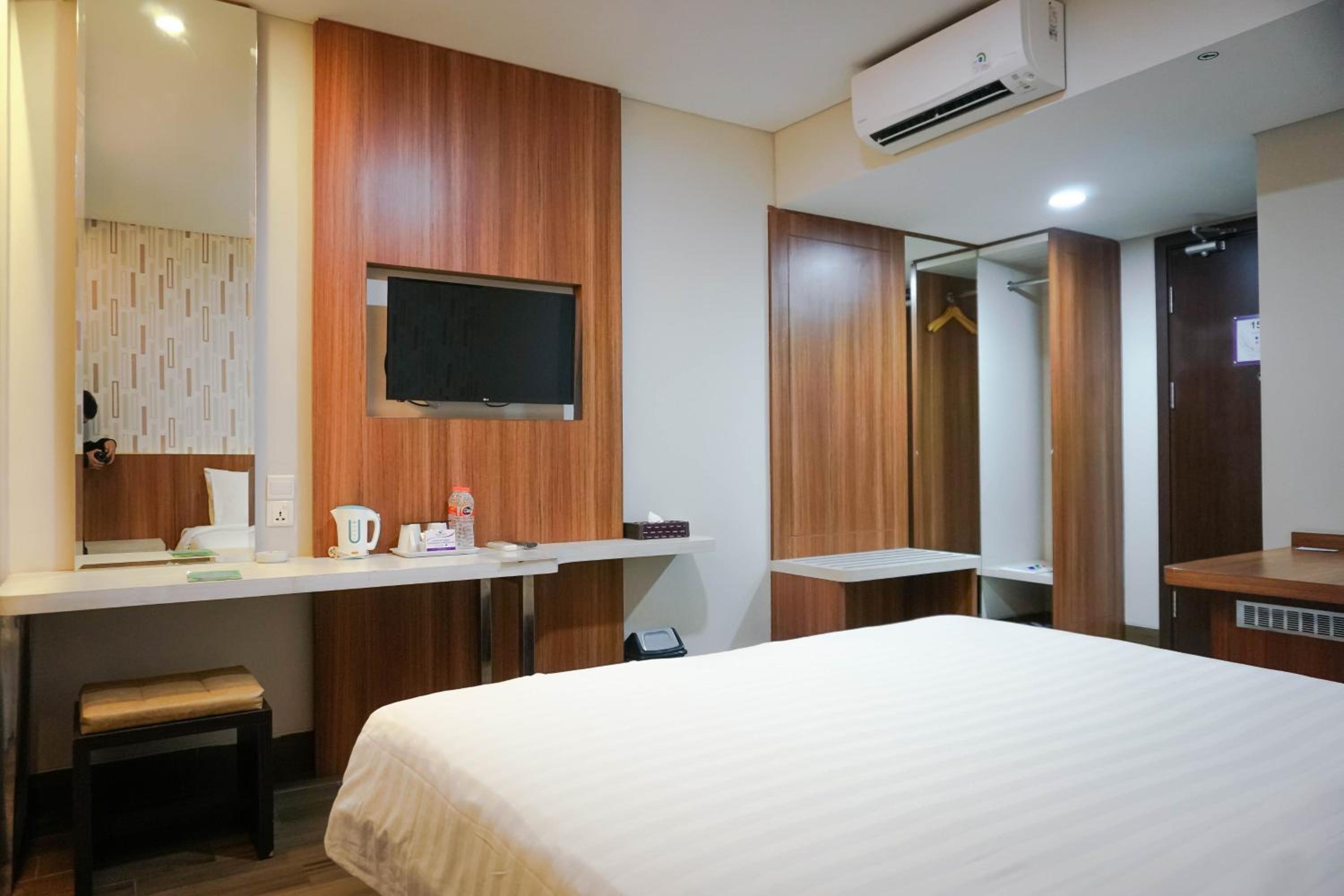 Deluxe Double Room without Balcony photo 2