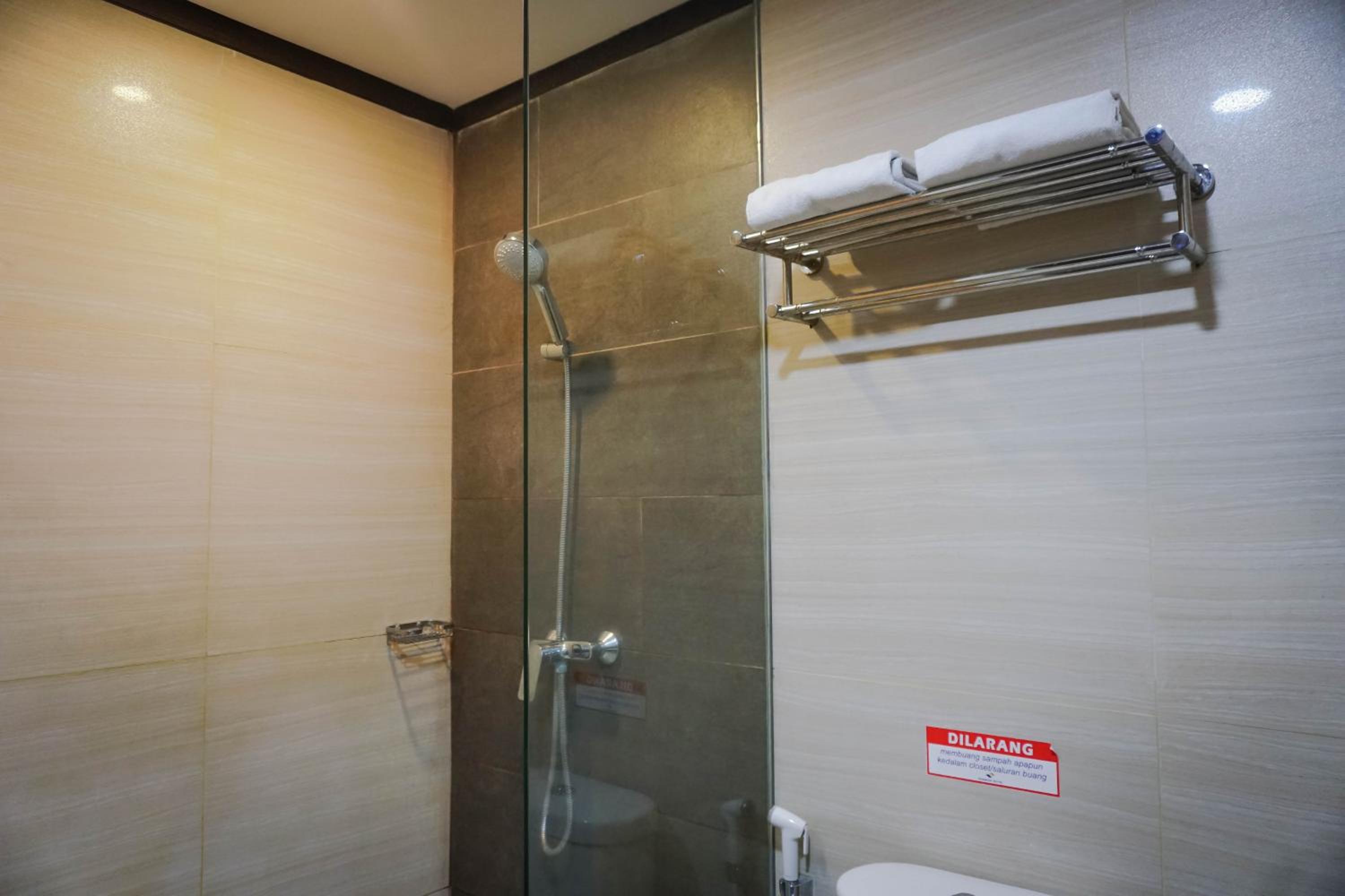 Deluxe Twin Room without Balcony photo 2