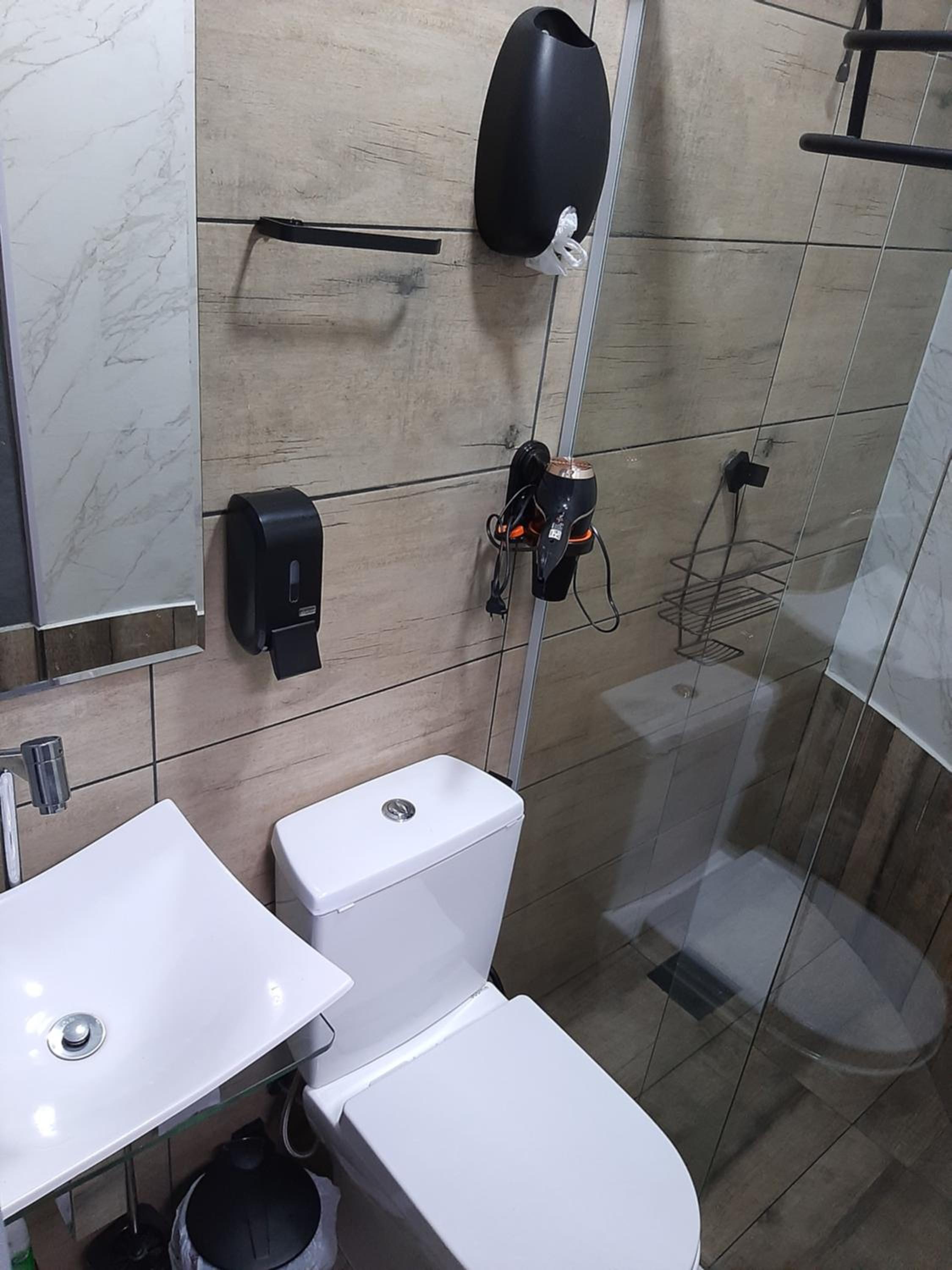 Suite - Photo 10