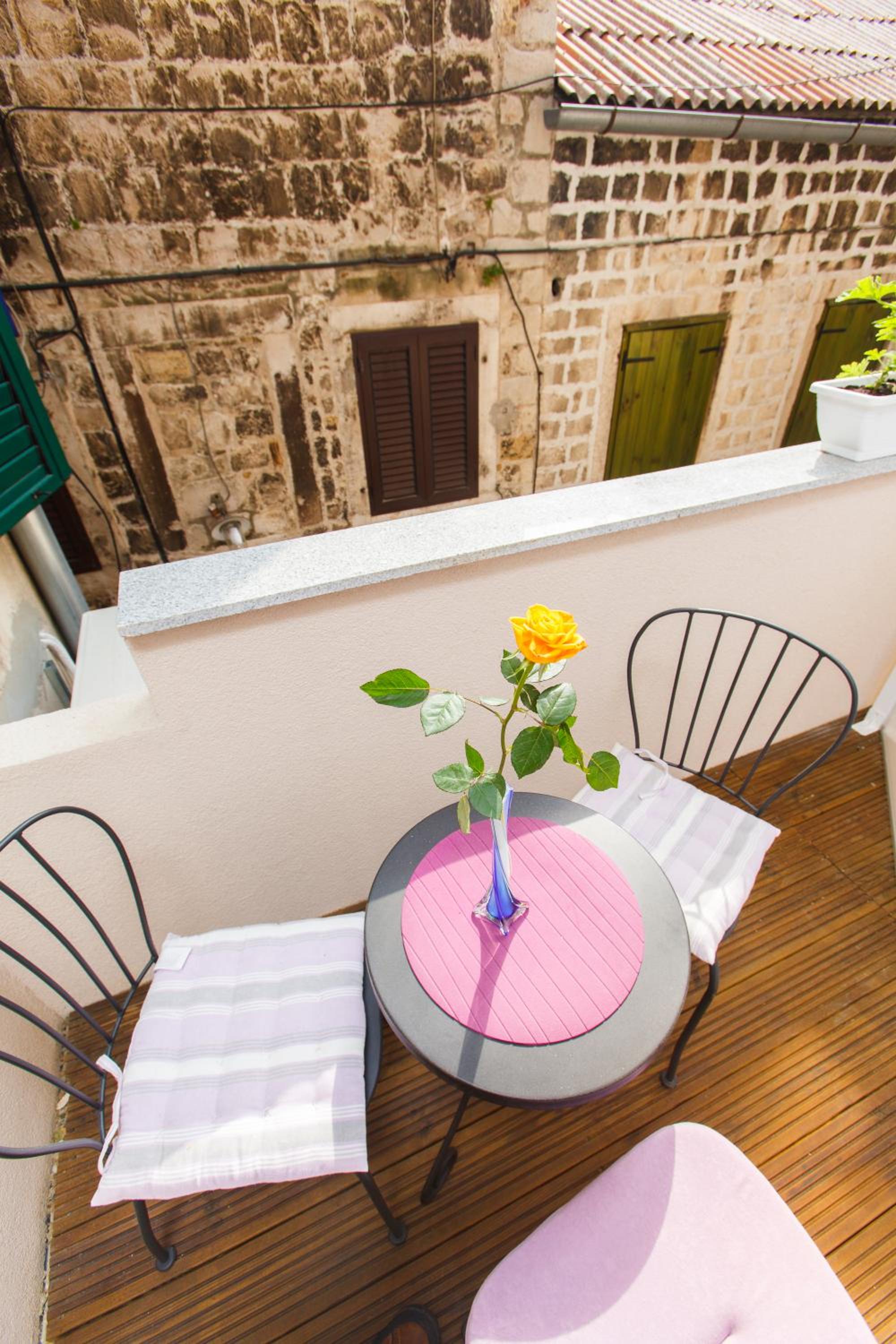 Deluxe Double Room with Balcony photo 2