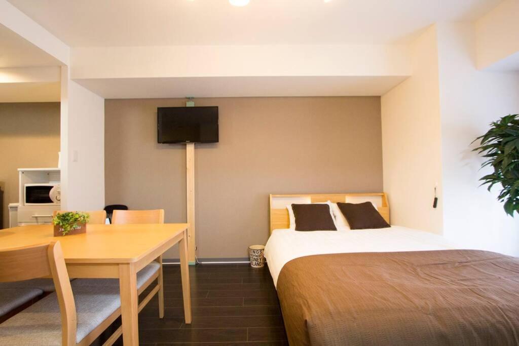 One-Bedroom Apartment - Photo 52