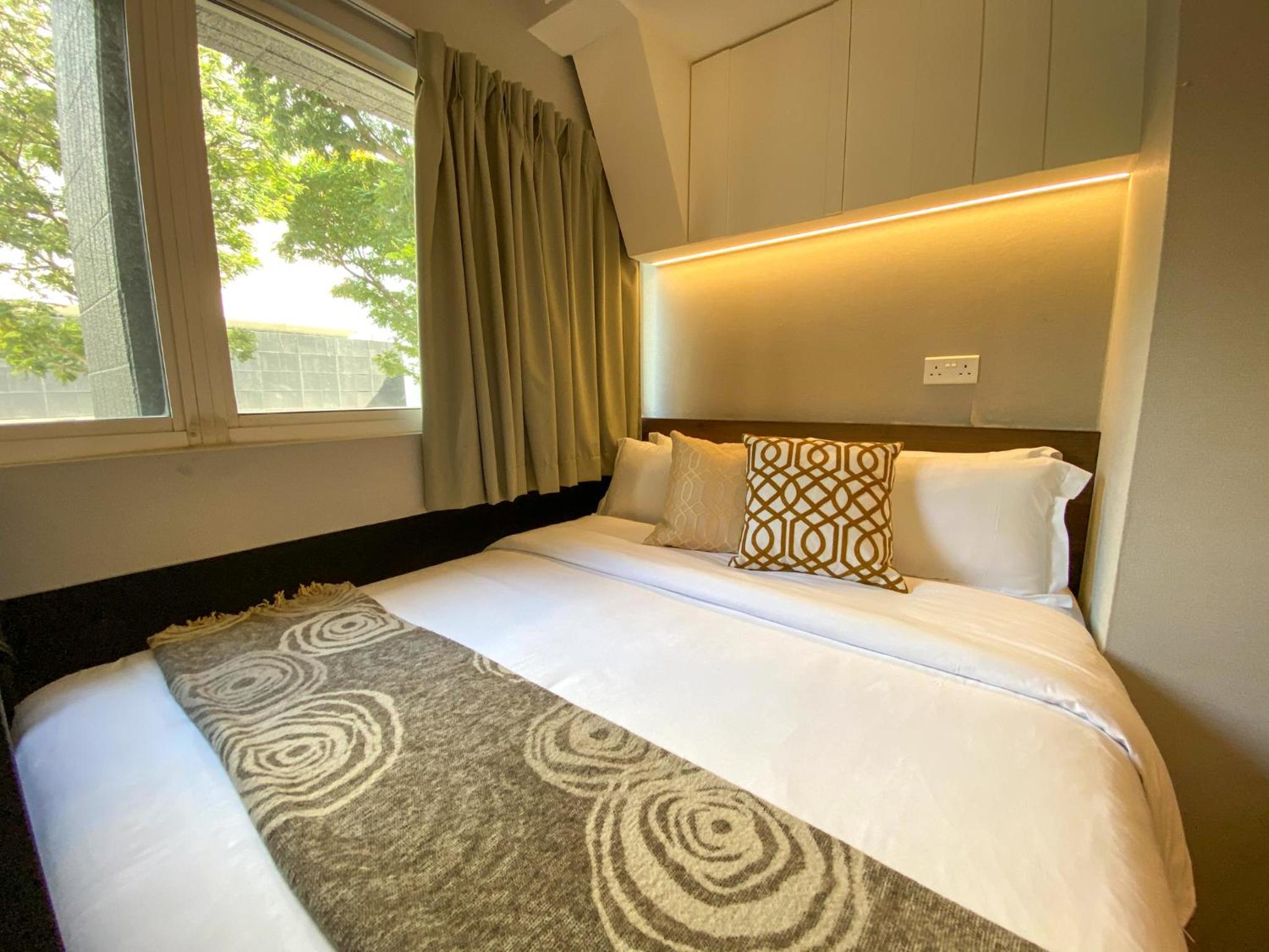 Double Room with Window, 12 Hours: 7PM-7AM photo 1