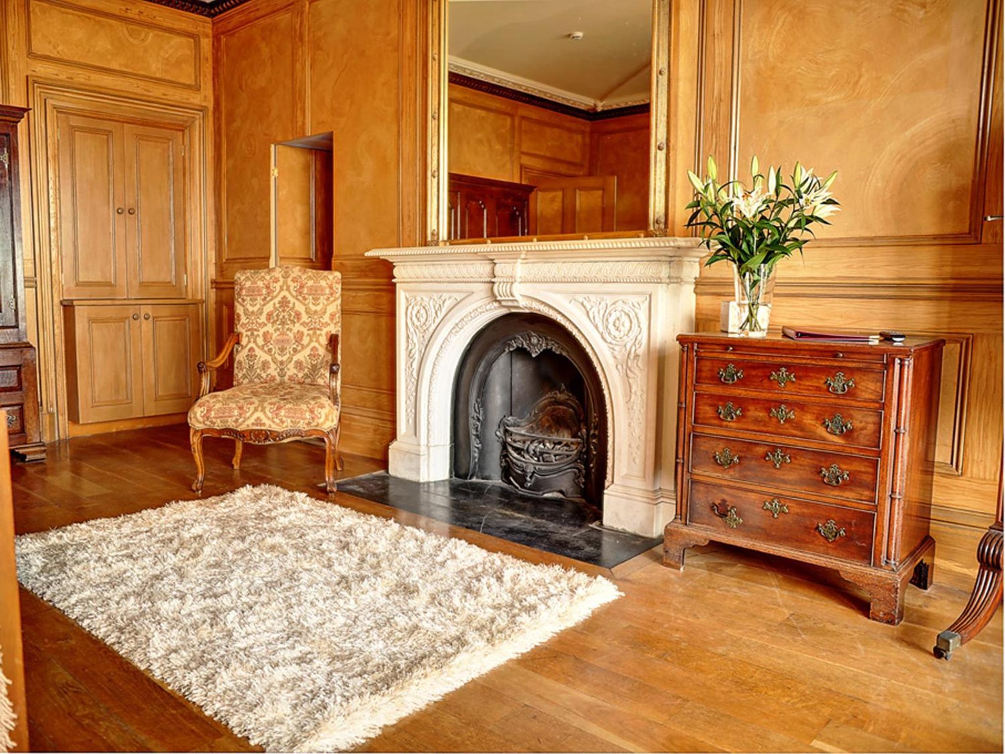 Luxury Four Poster Room with Shower - Photo 4