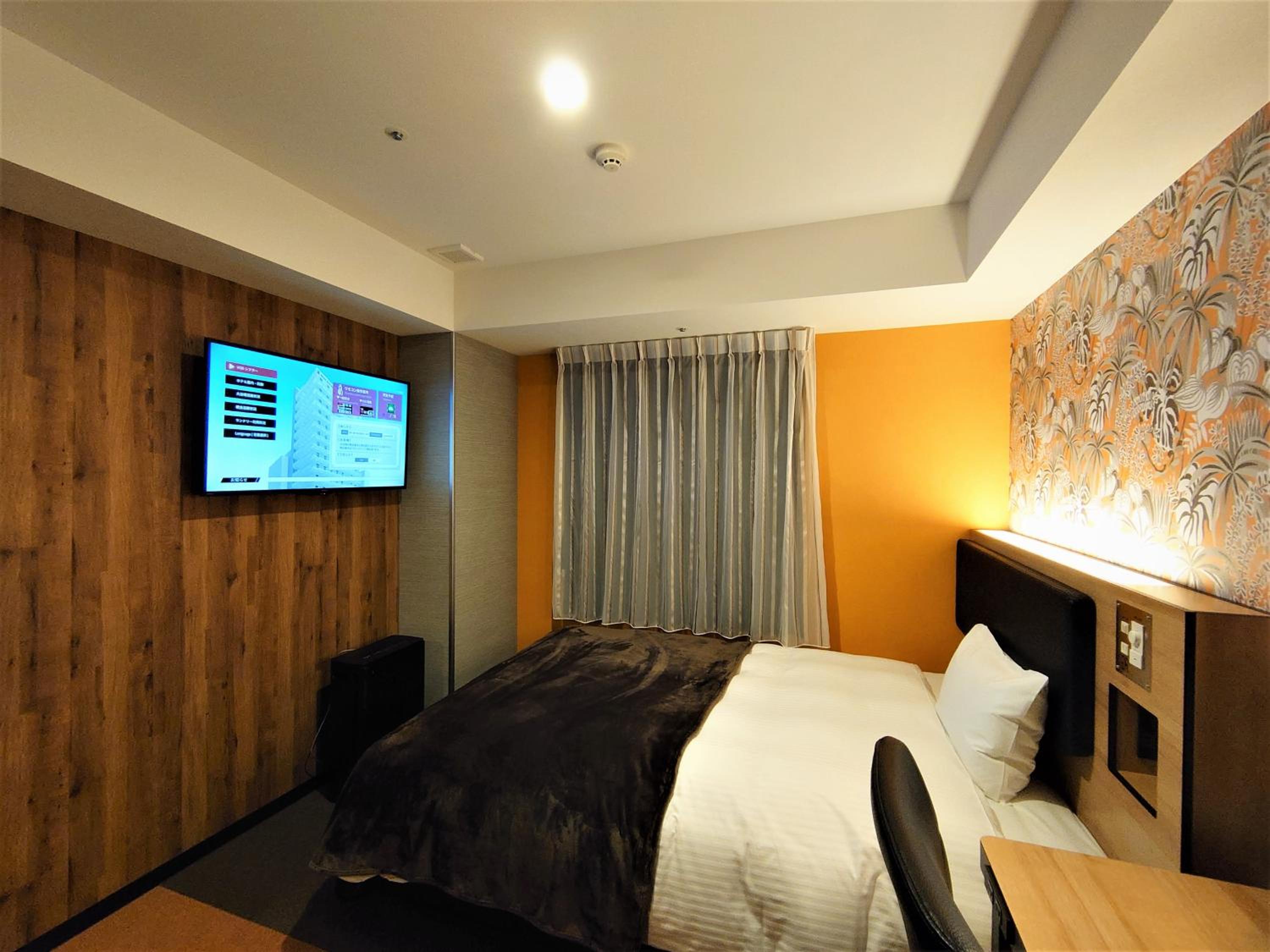 Double Room - Non-Smoking  - Photo 14