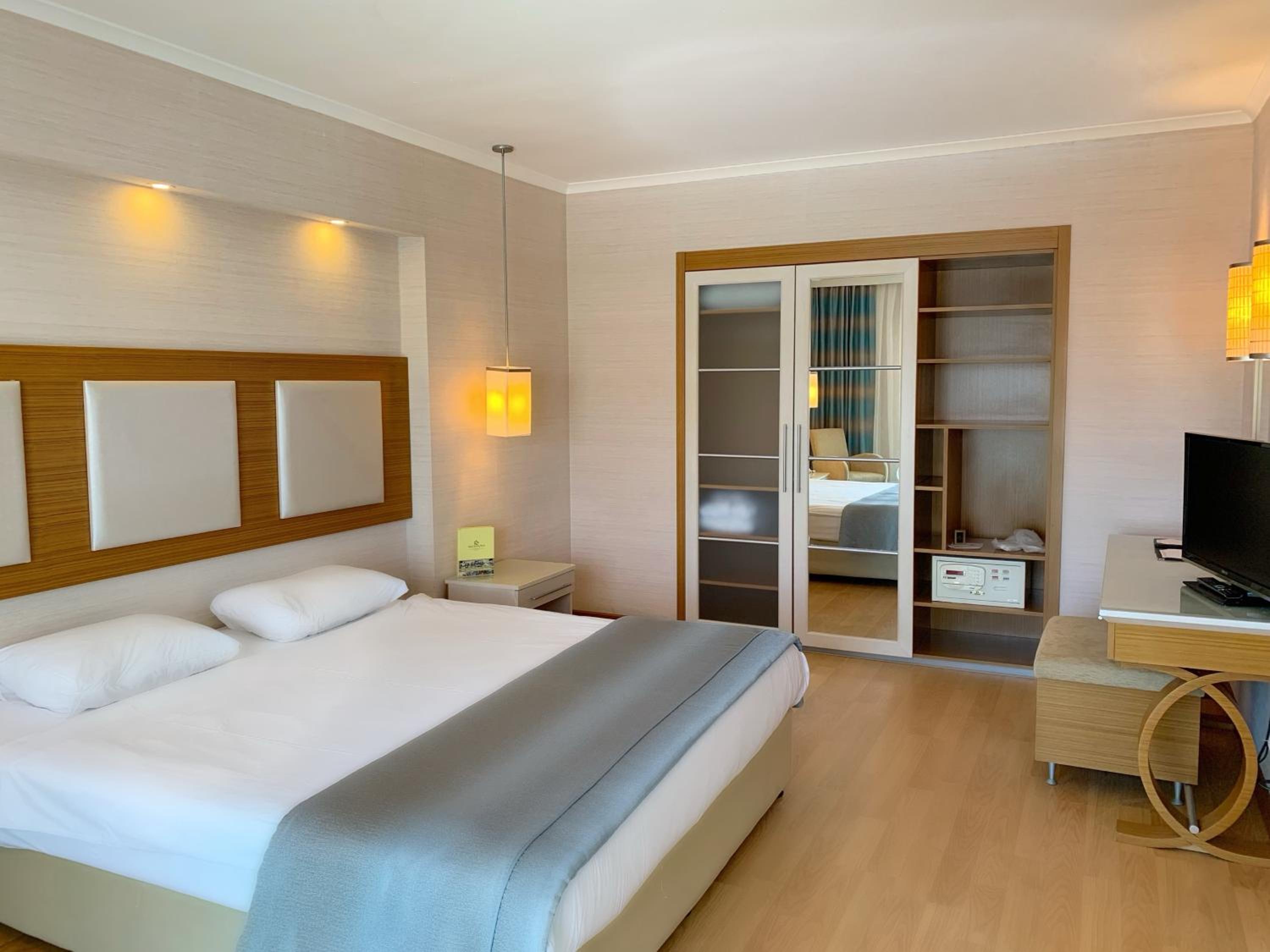 Standard Room with Garden View