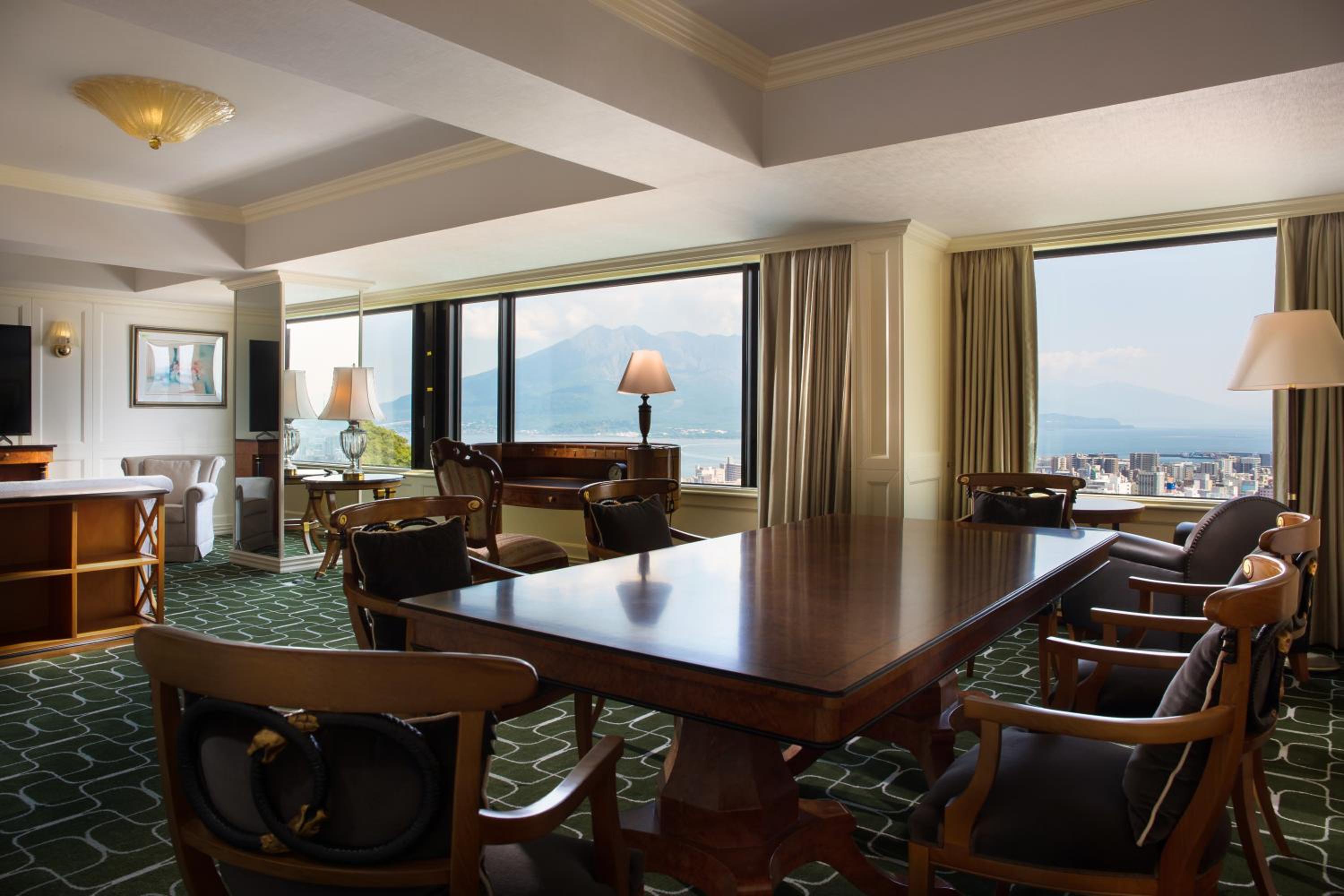 Royal Suite with Sakurajima View