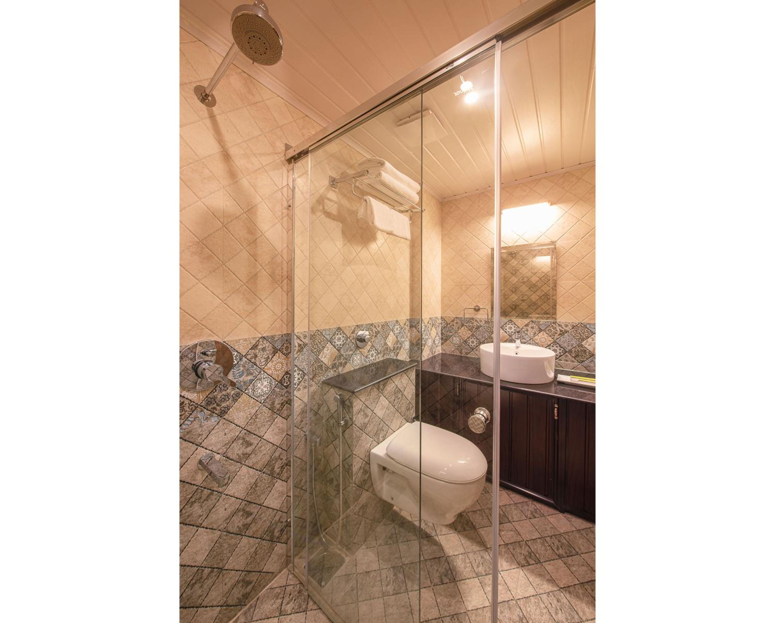 Standard King Room - Photo 4