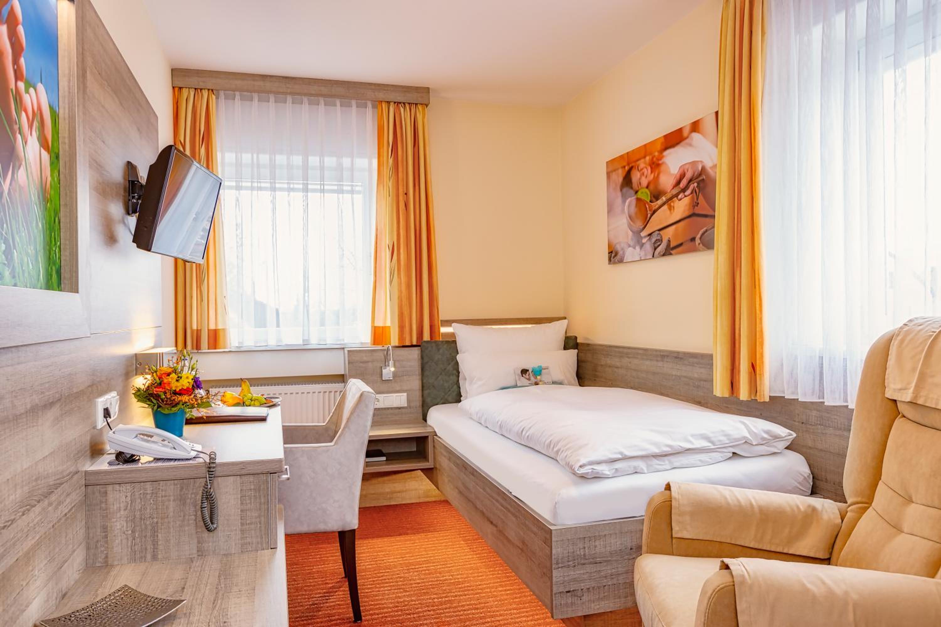 Single Room photo 2