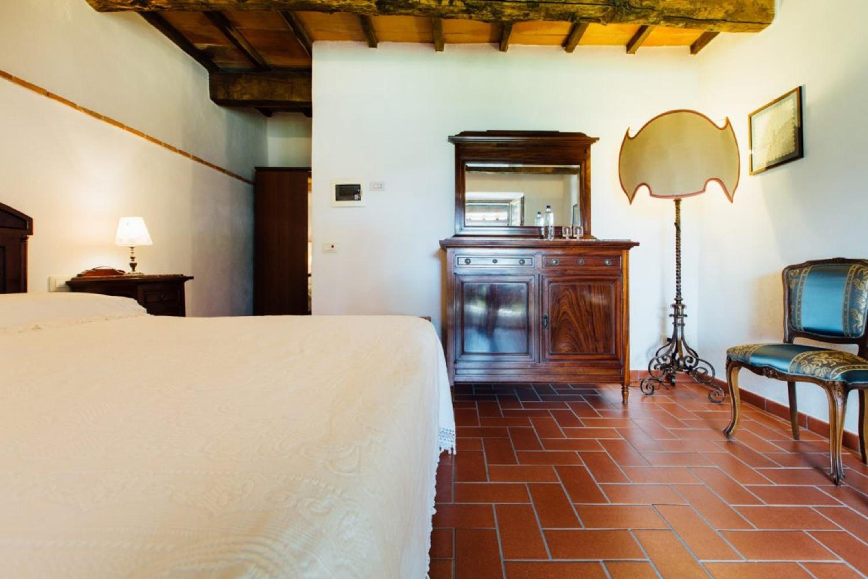 Six-Bedroom Villa  photo 1