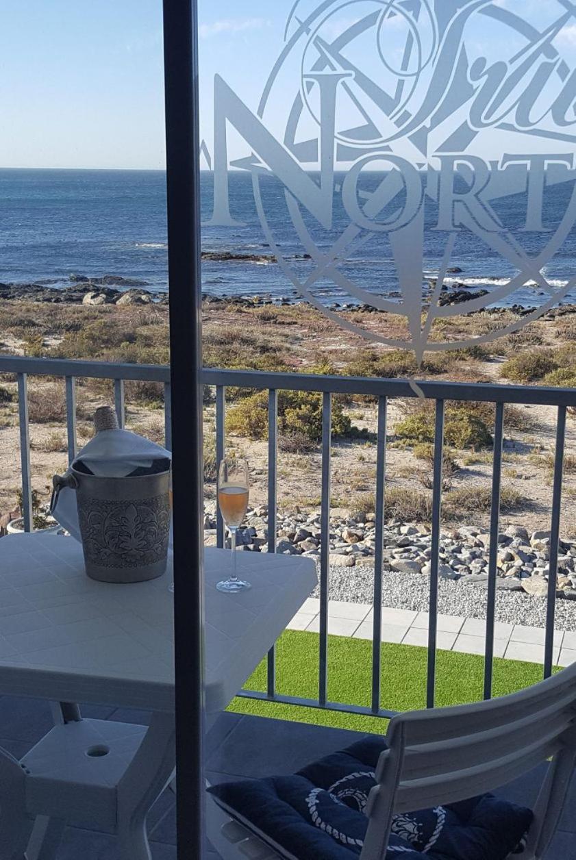Apartment with Balcony and Sea View - Photo 40