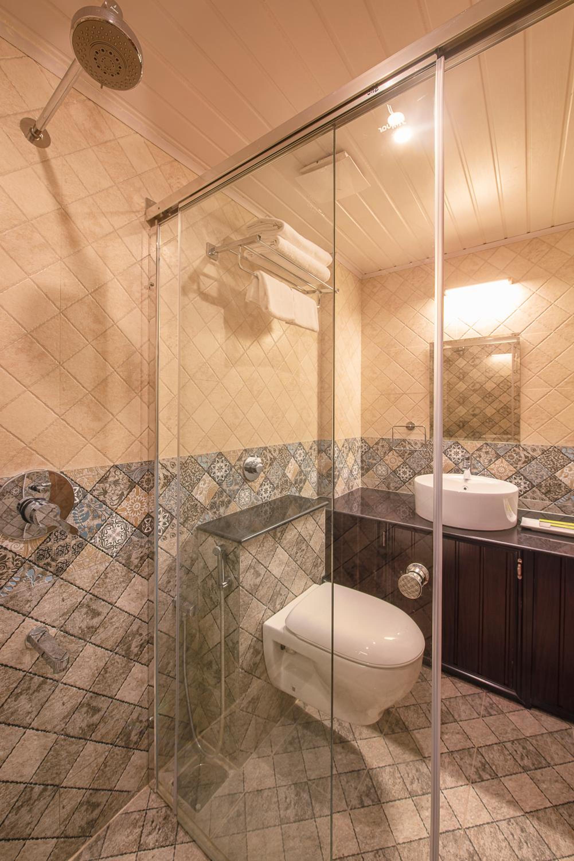 Deluxe King Room - Photo 4
