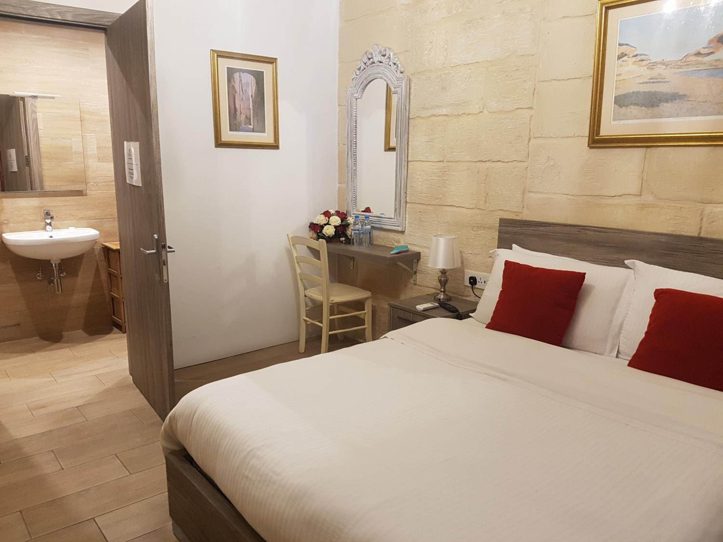 Superior Double Room - Photo 2