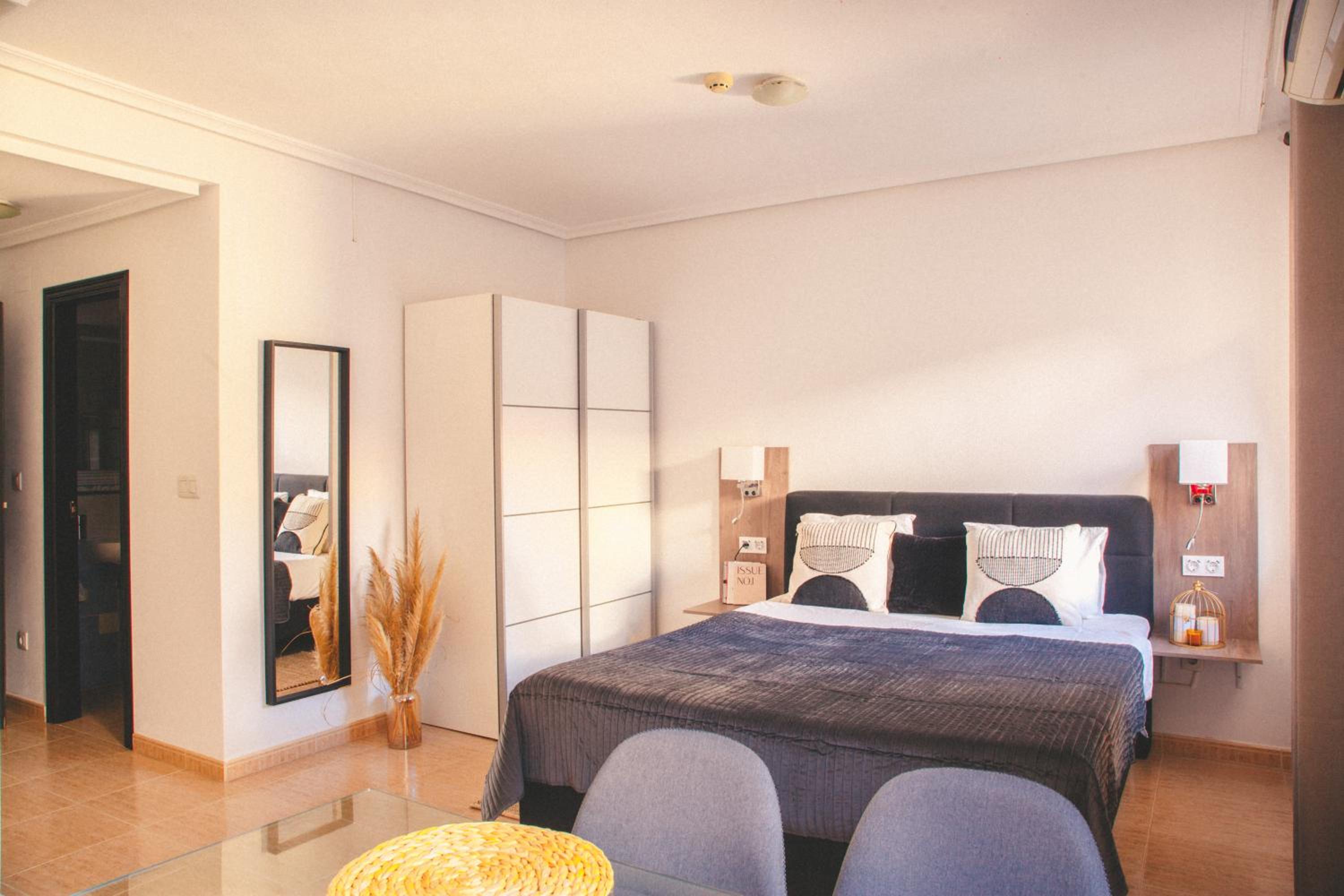 Deluxe Studio photo 2