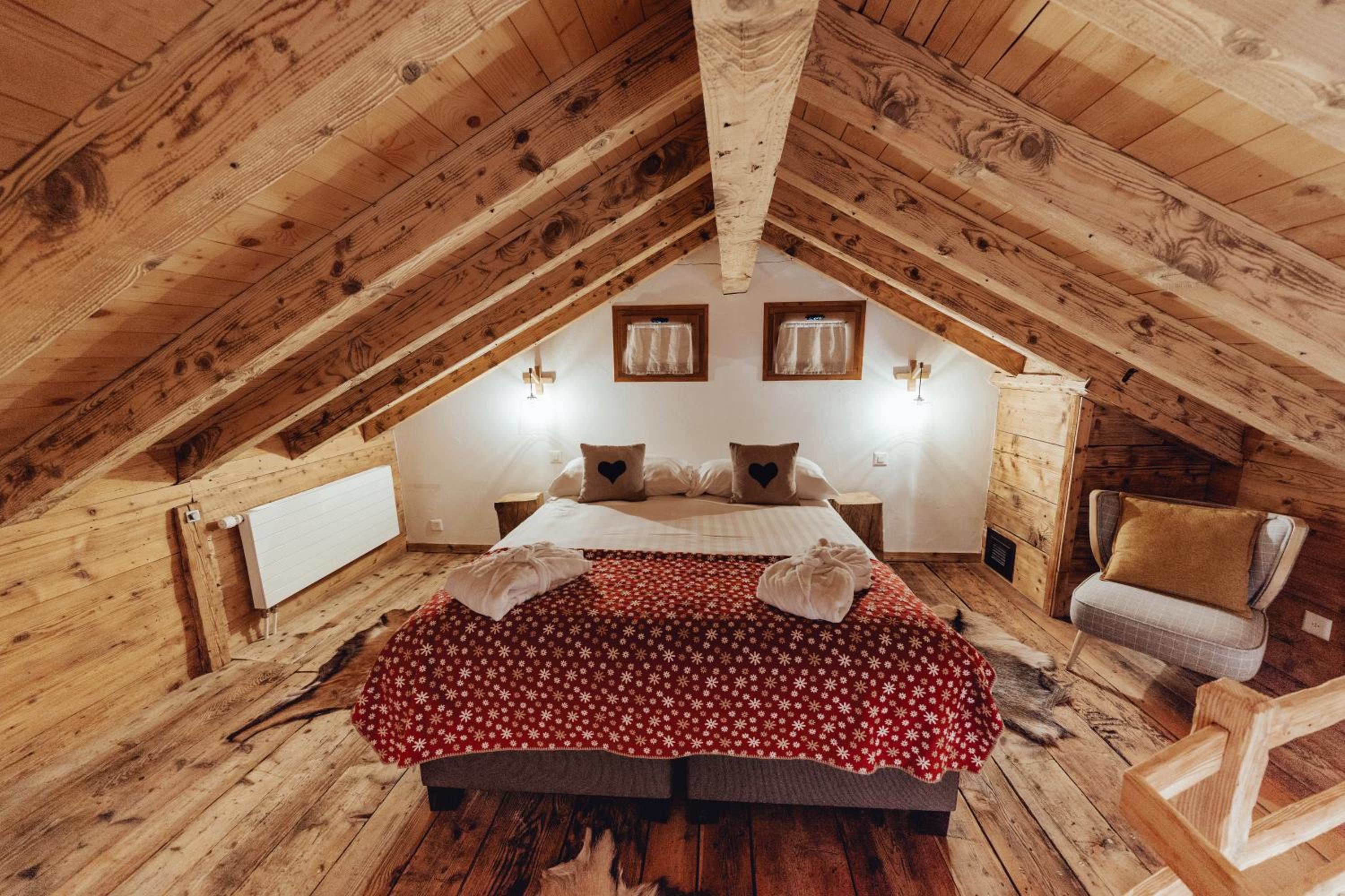 Deluxe Suite - Photo 2