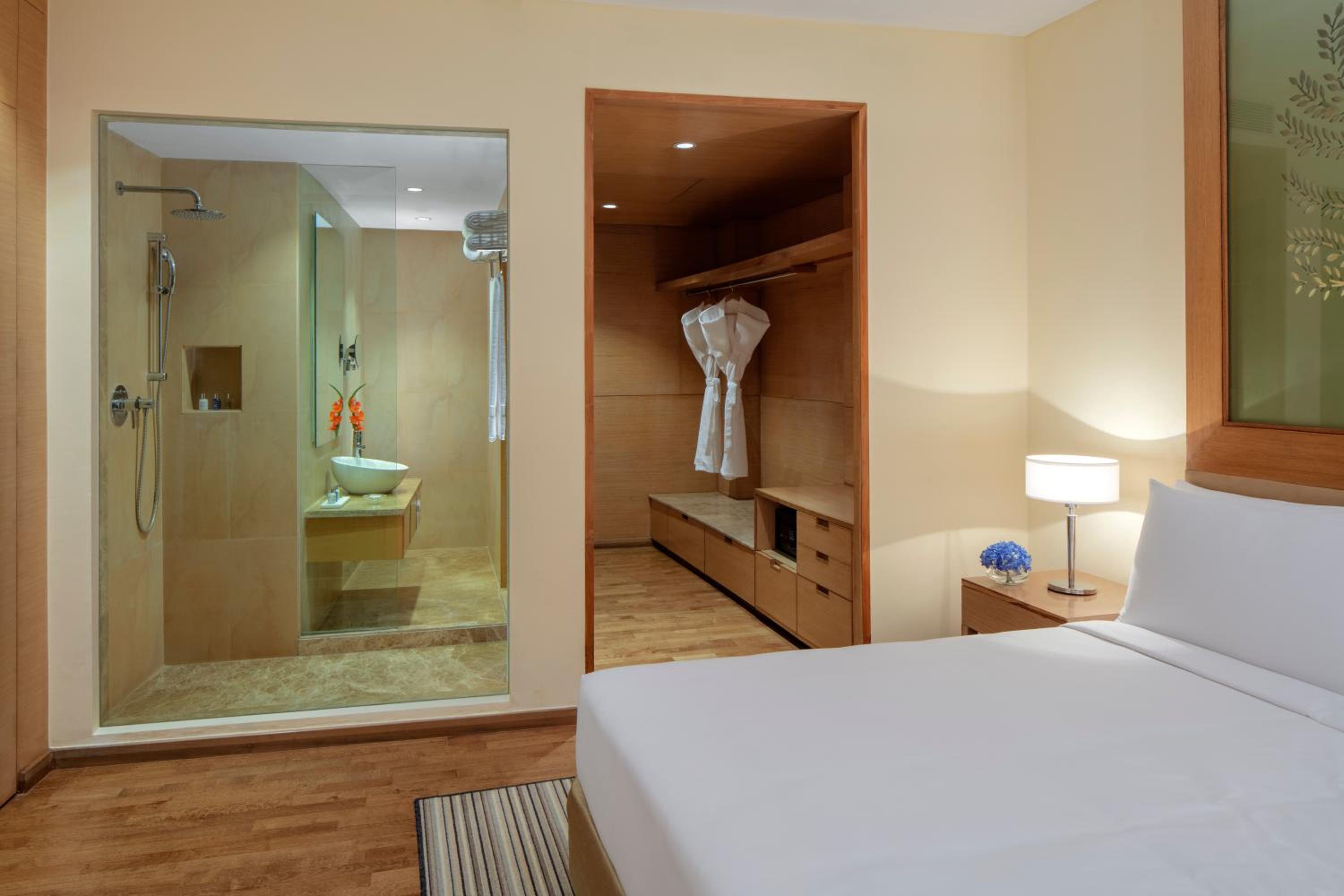 Superior Same Day use Room from 10AM to 5PM ( No overnight stay allowed) photo 2