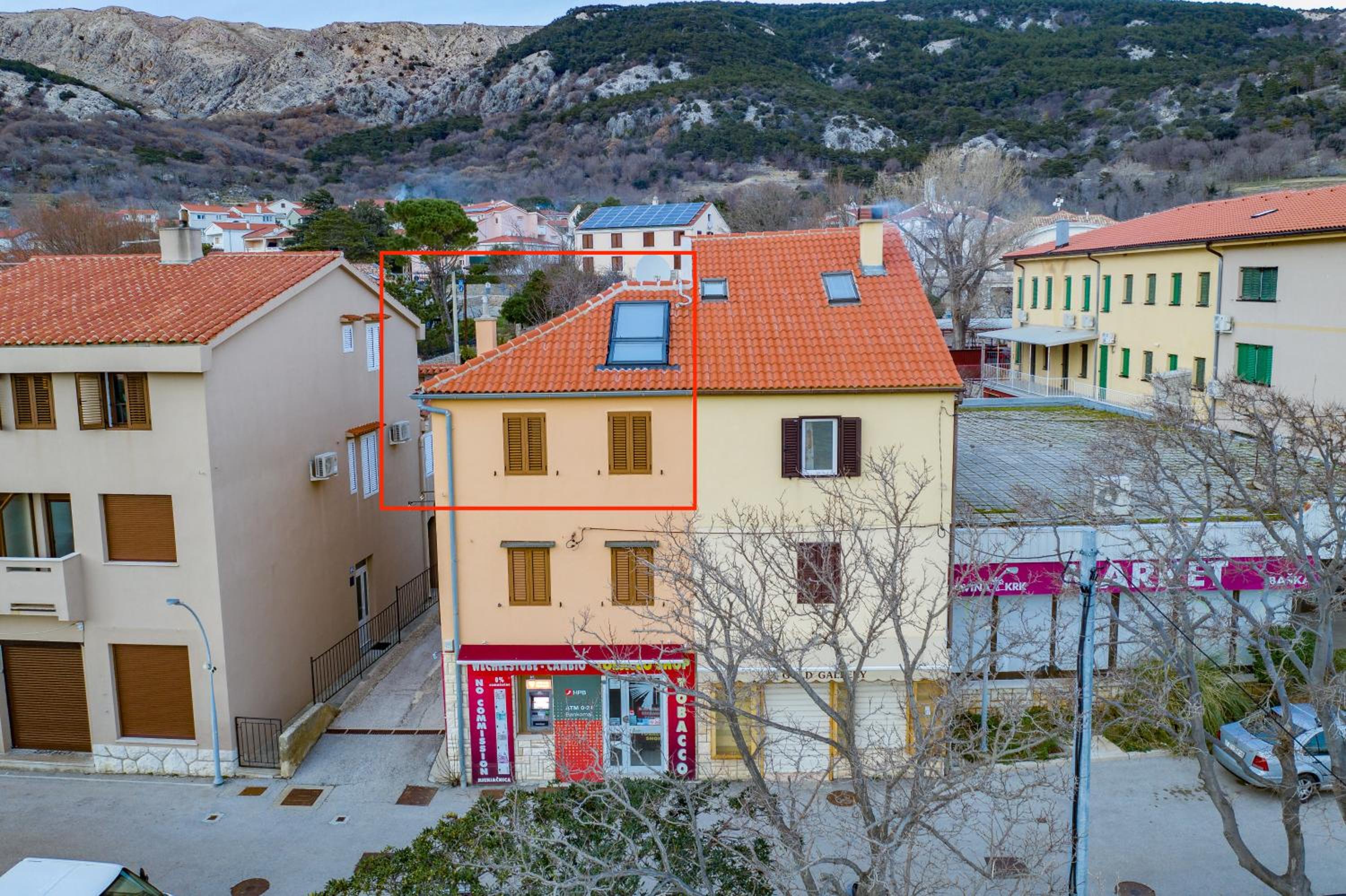 Apartment with Sea View - Photo 3