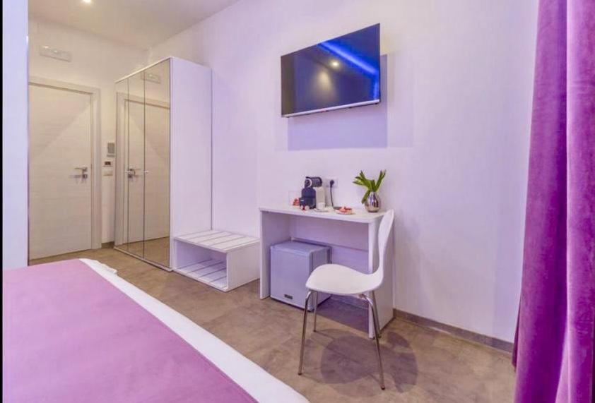 Deluxe King Room photo 3