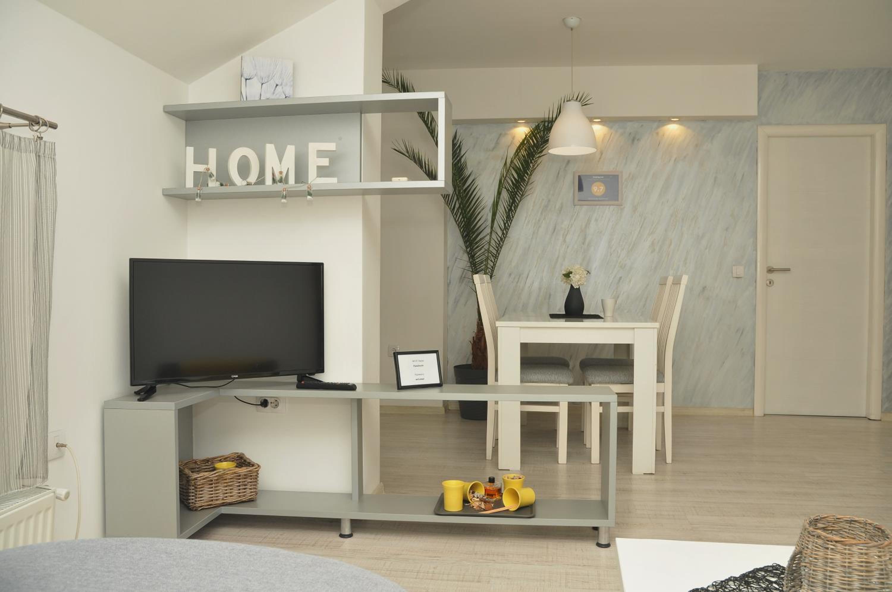 Apartment photo 1