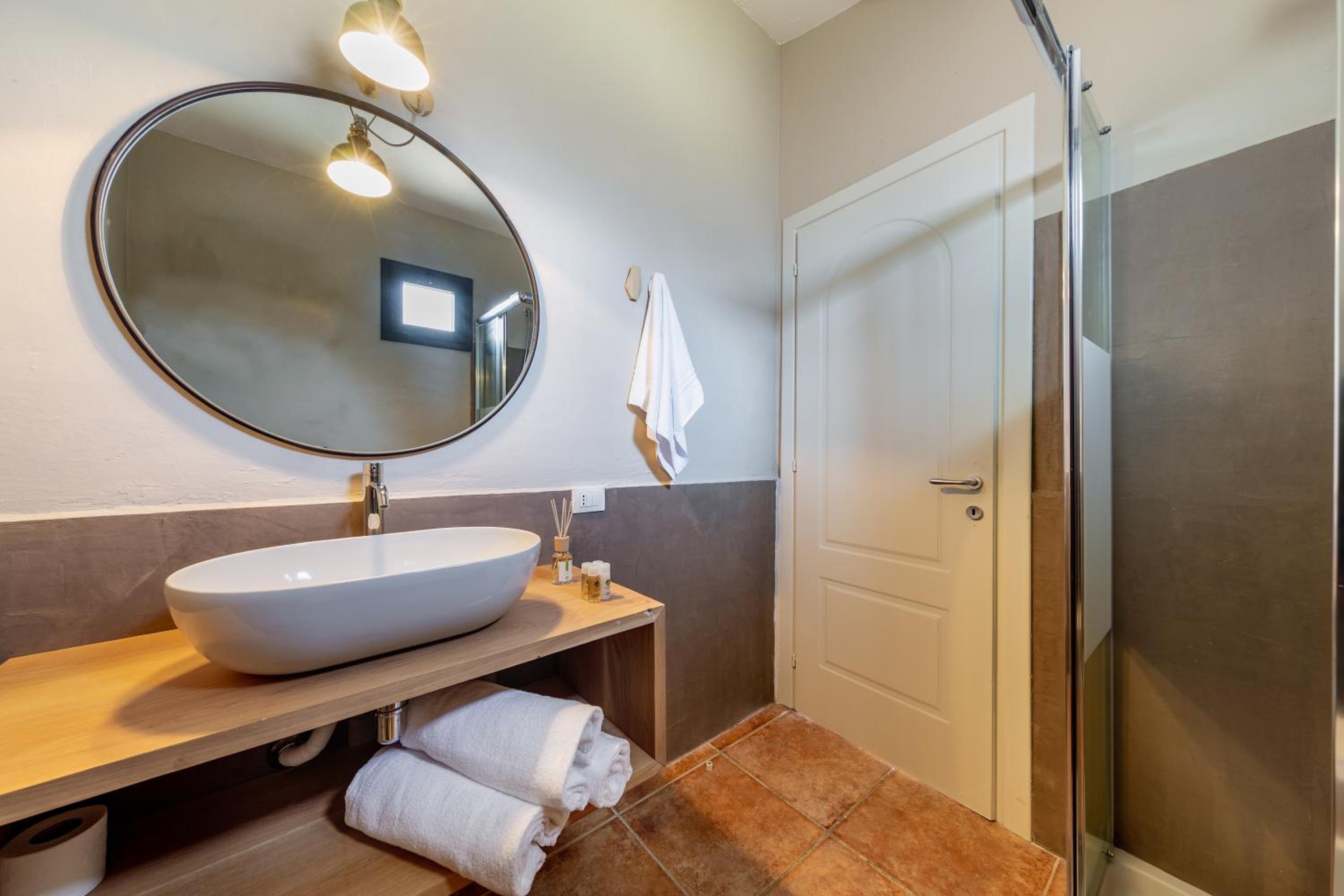 Double Room - Photo 6