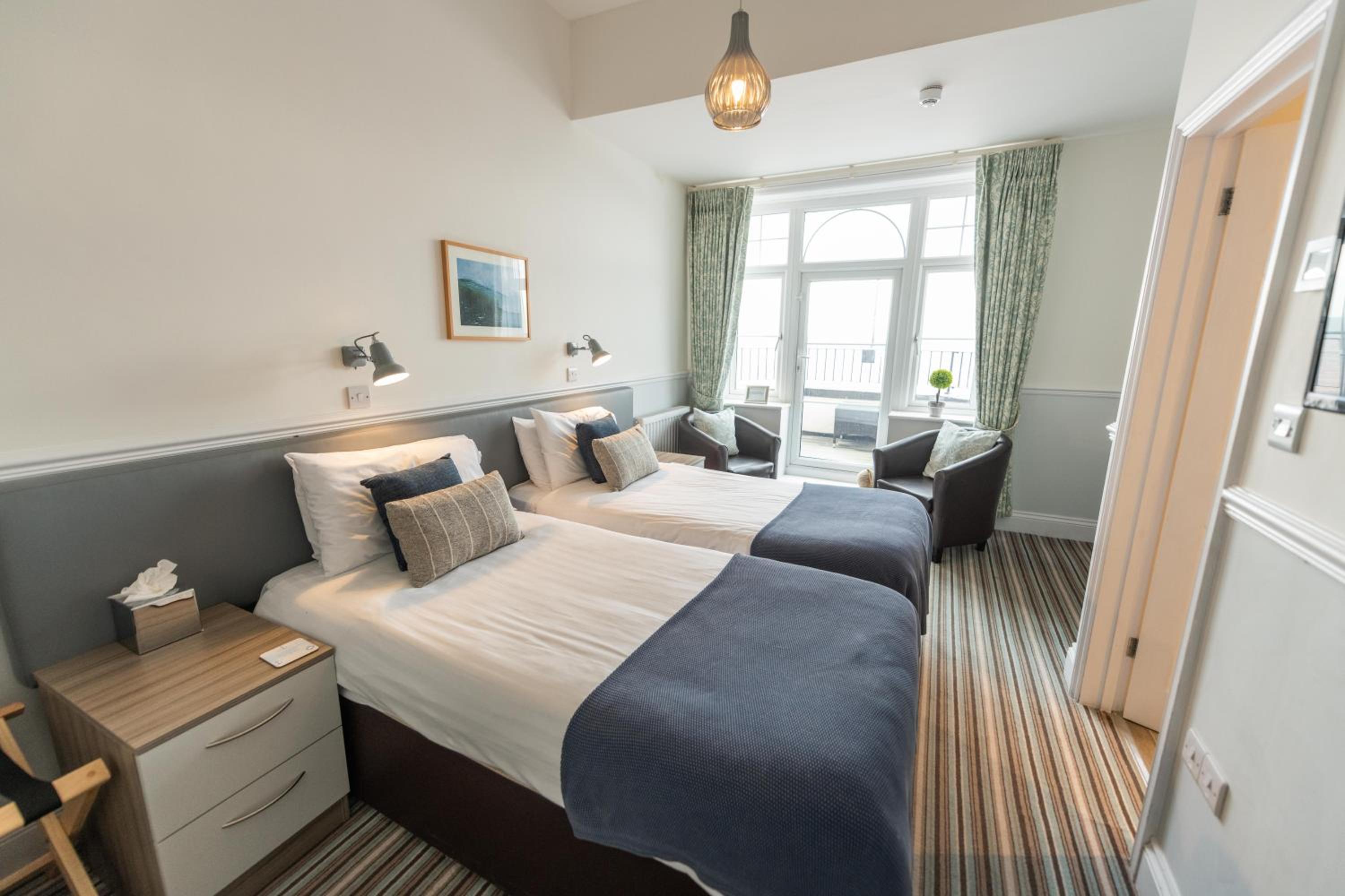Standard Twin Room with Sea View photo 3