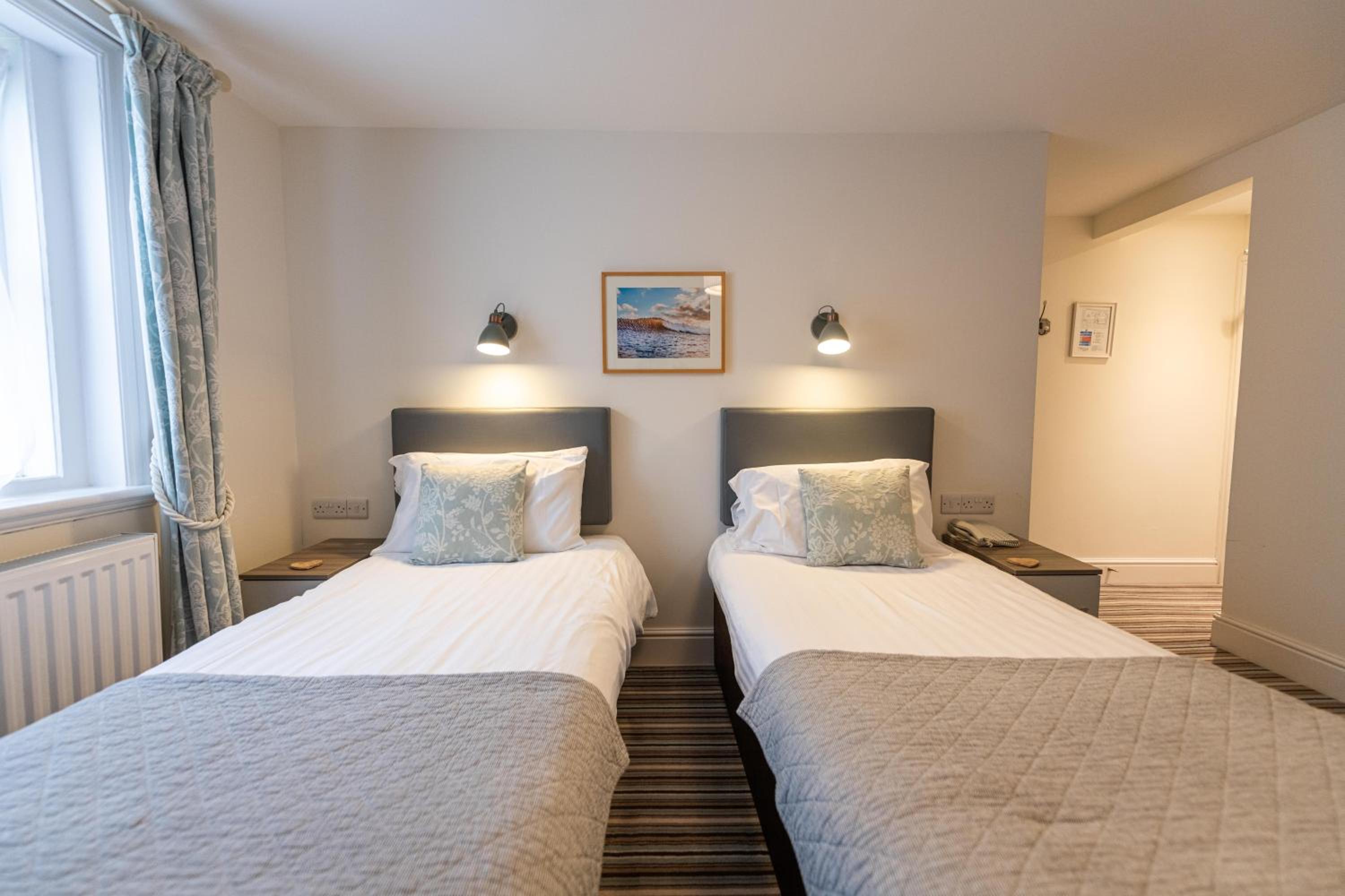 Standard Twin Room photo 3