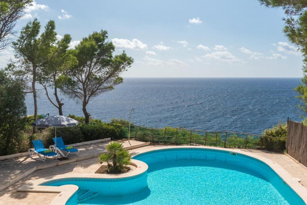 Five-Bedroom Villa photo 2