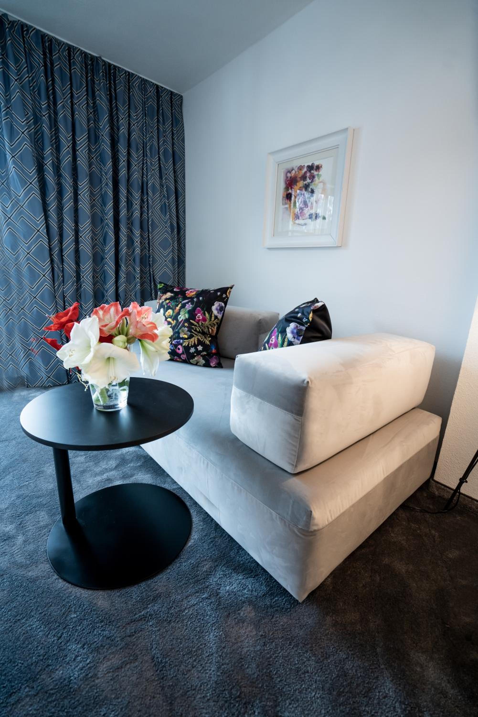 Suite - Photo 14