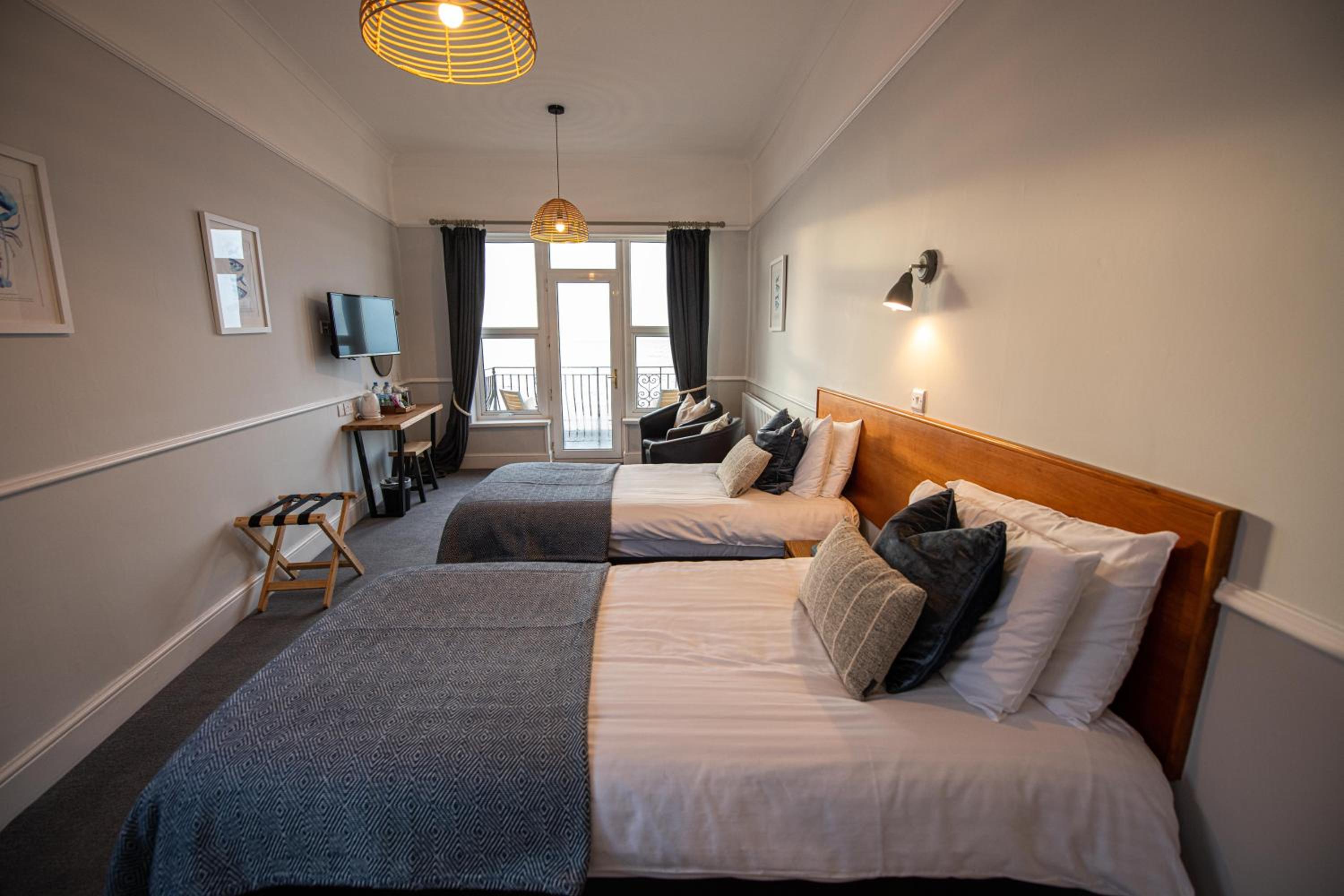 Superior Twin Room with Sea View photo 2