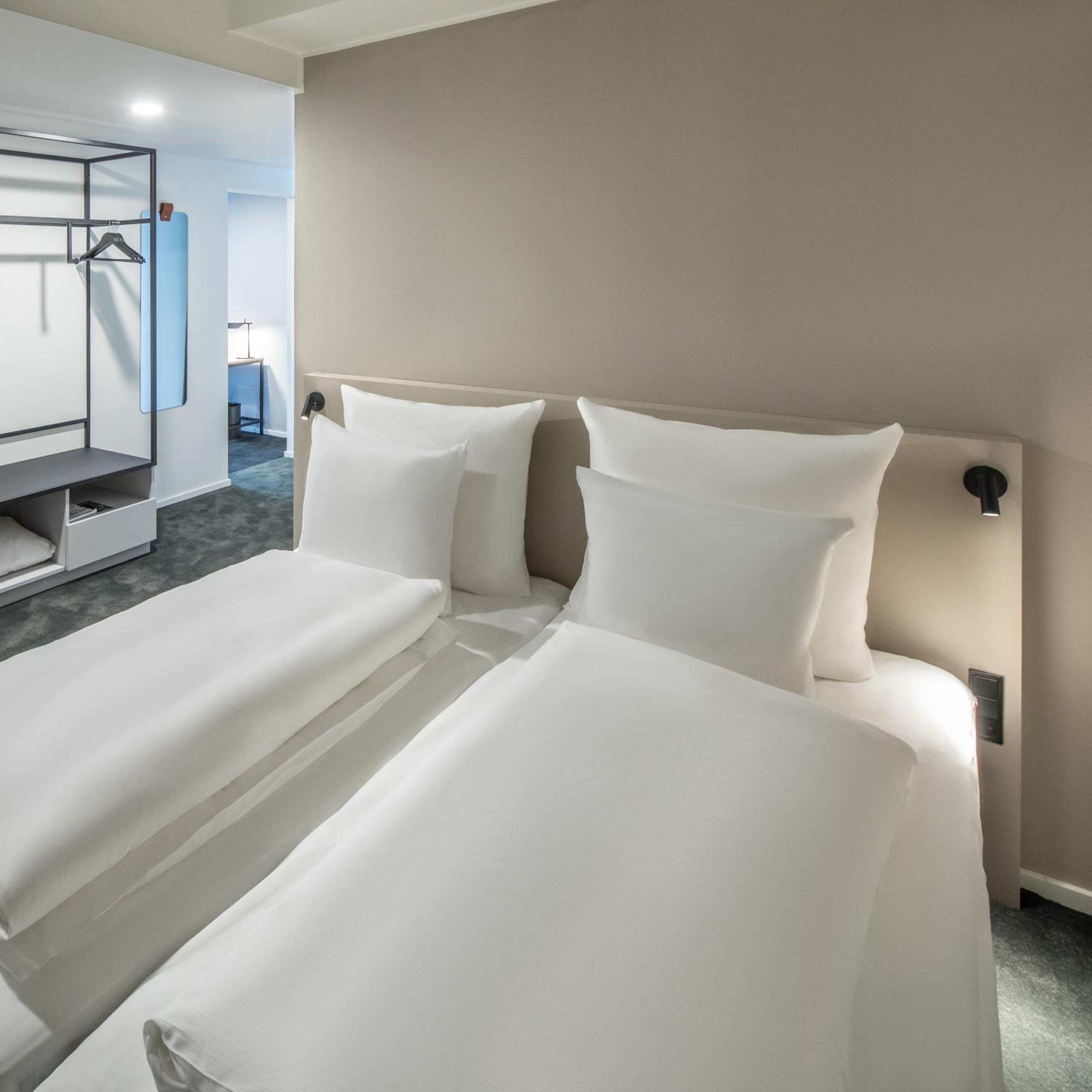 Executive Suite - Photo 1
