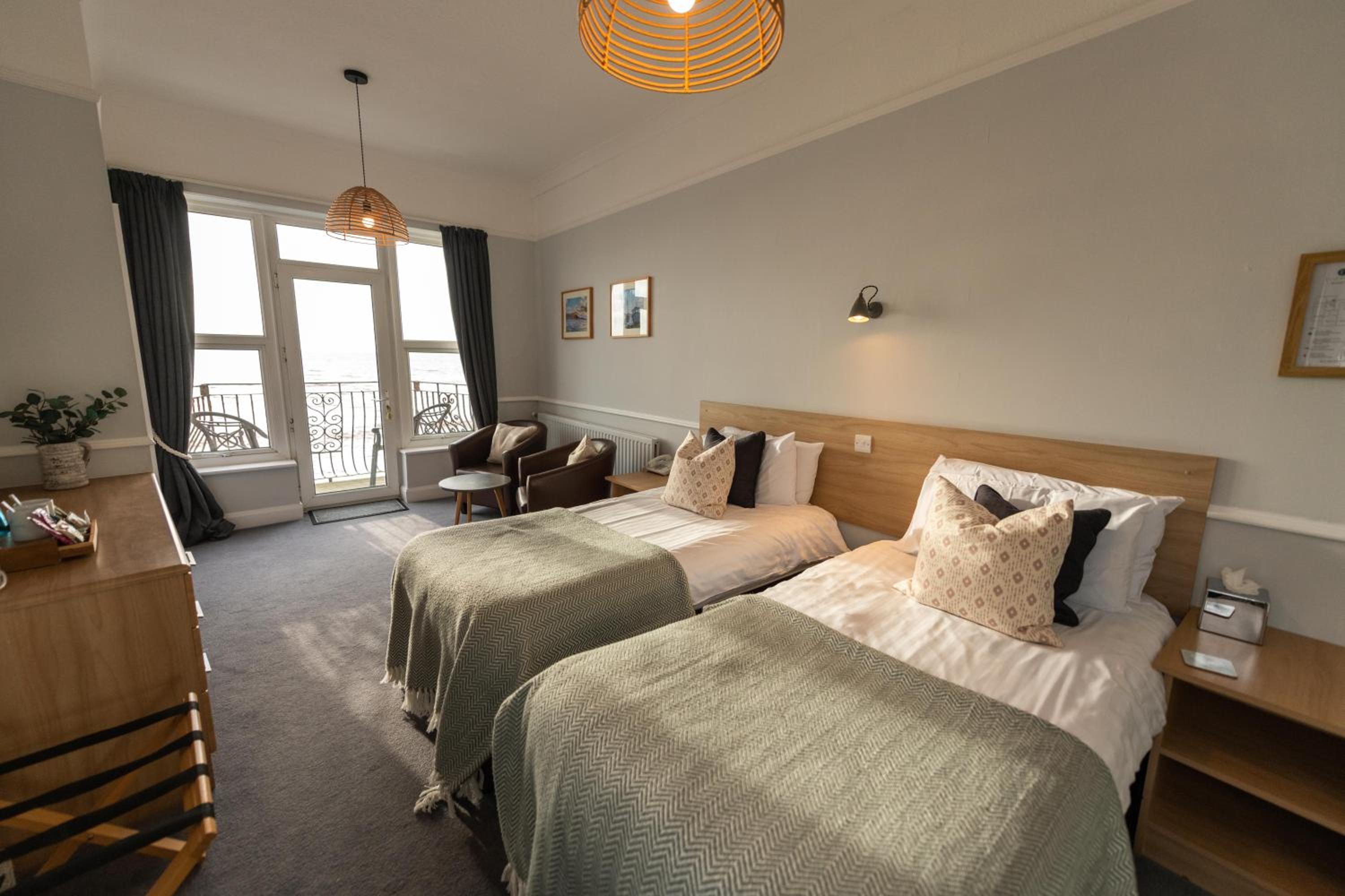 Superior Twin Room with Sea View photo 3
