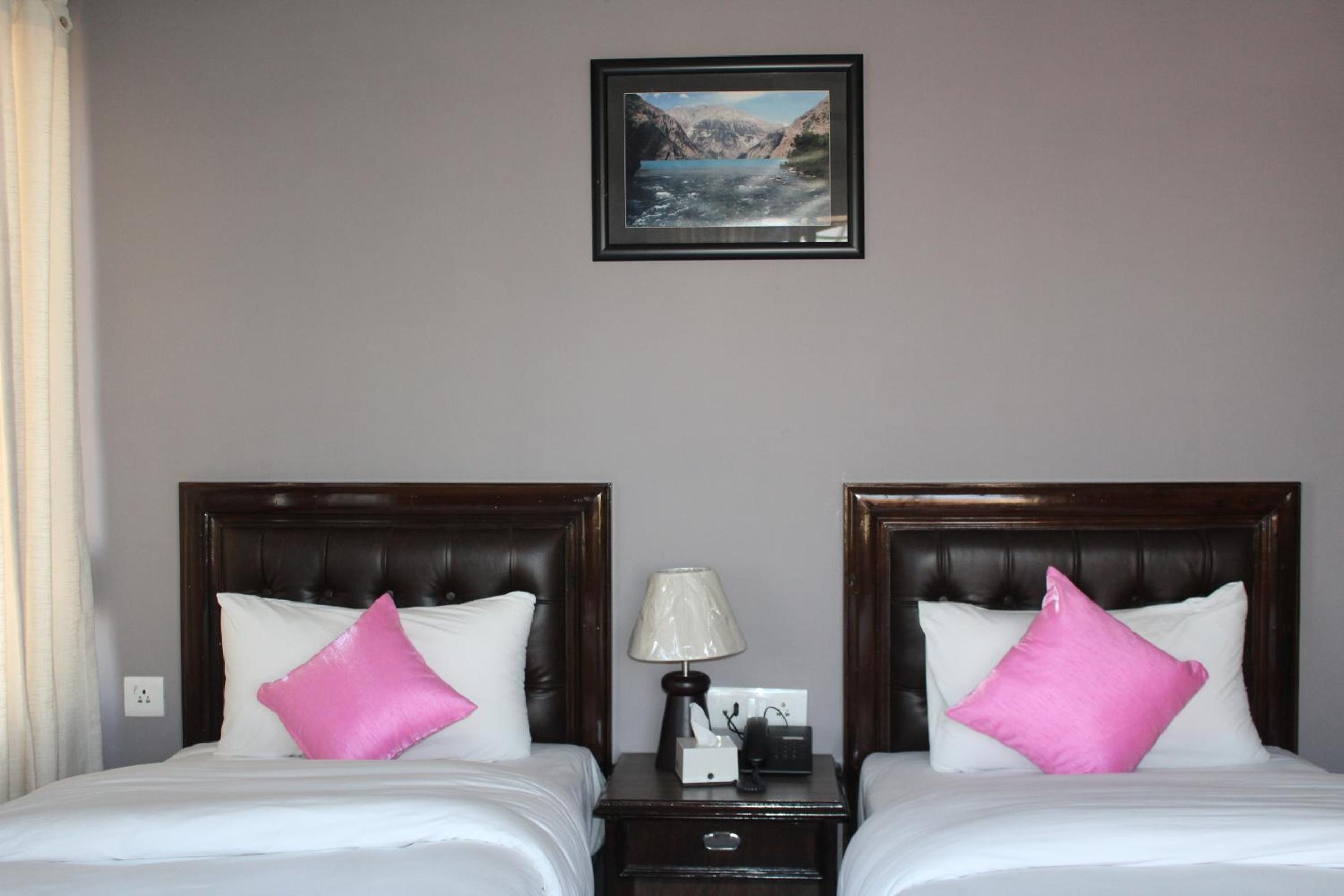Standard Twin Room