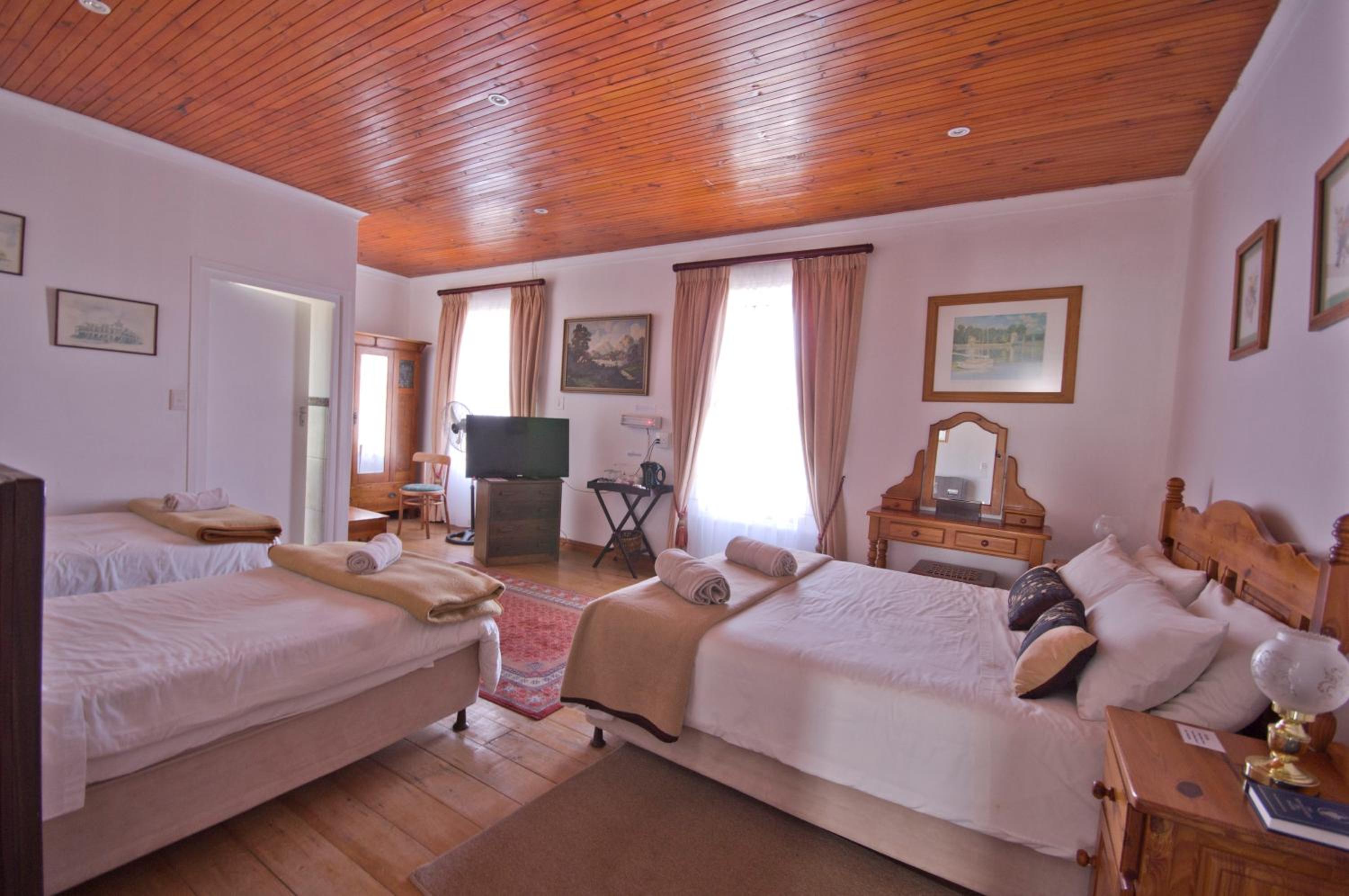Quadruple Room - Photo 1