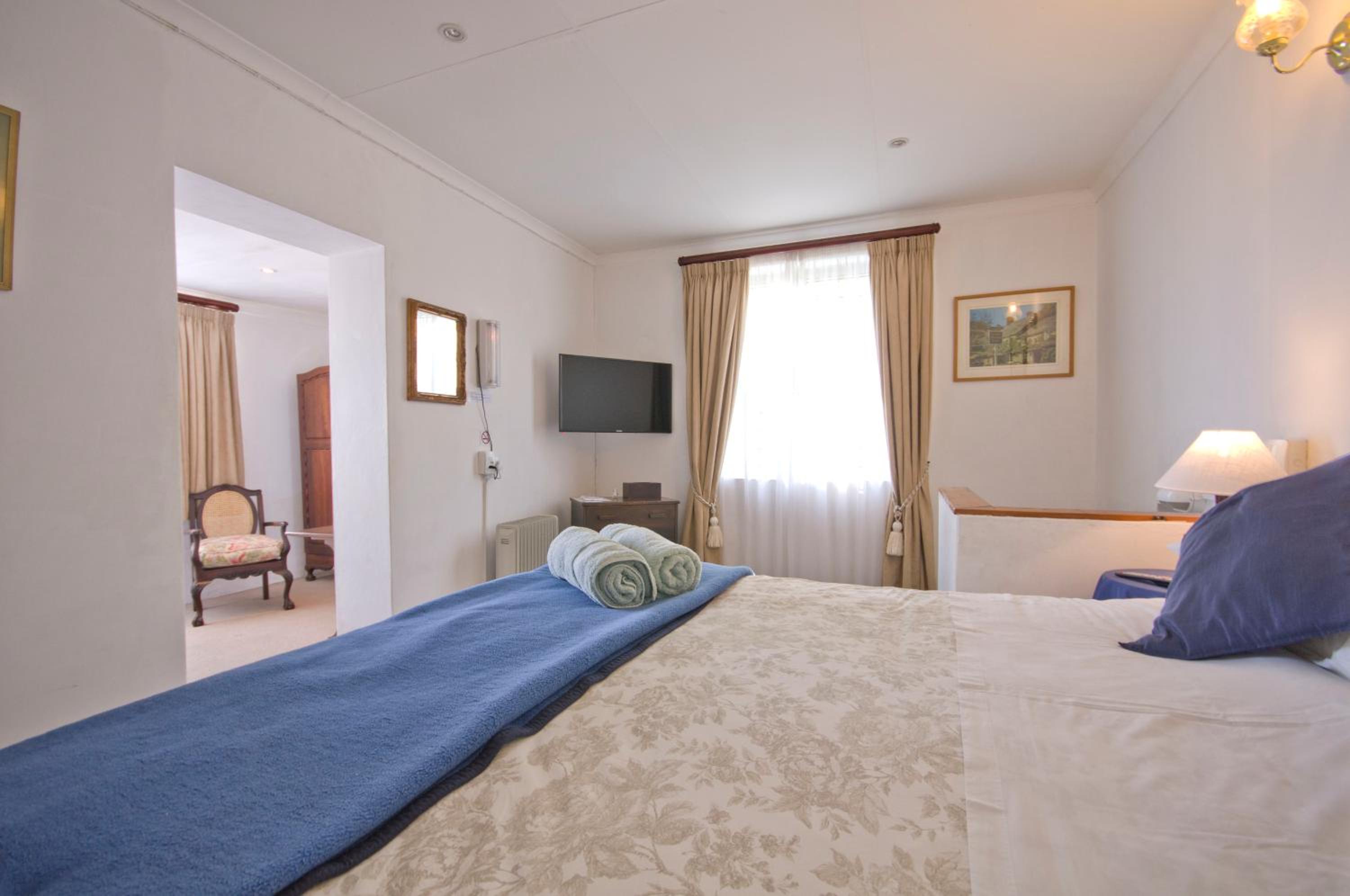 Quadruple Room - Photo 12
